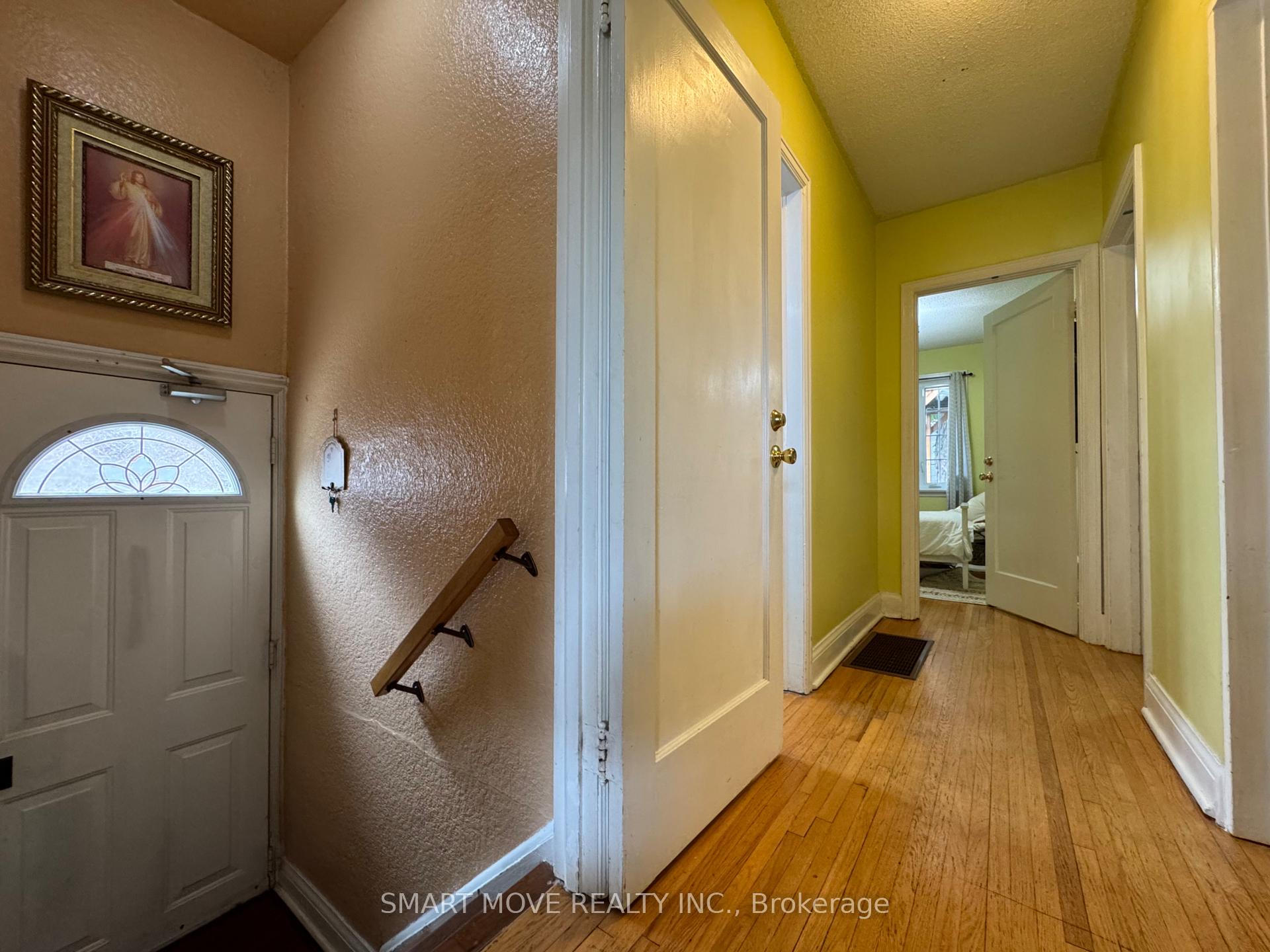 Photo 11 of 66 Beechborough Avenue, North York, Beechborough-Greenbrook — HOMEH