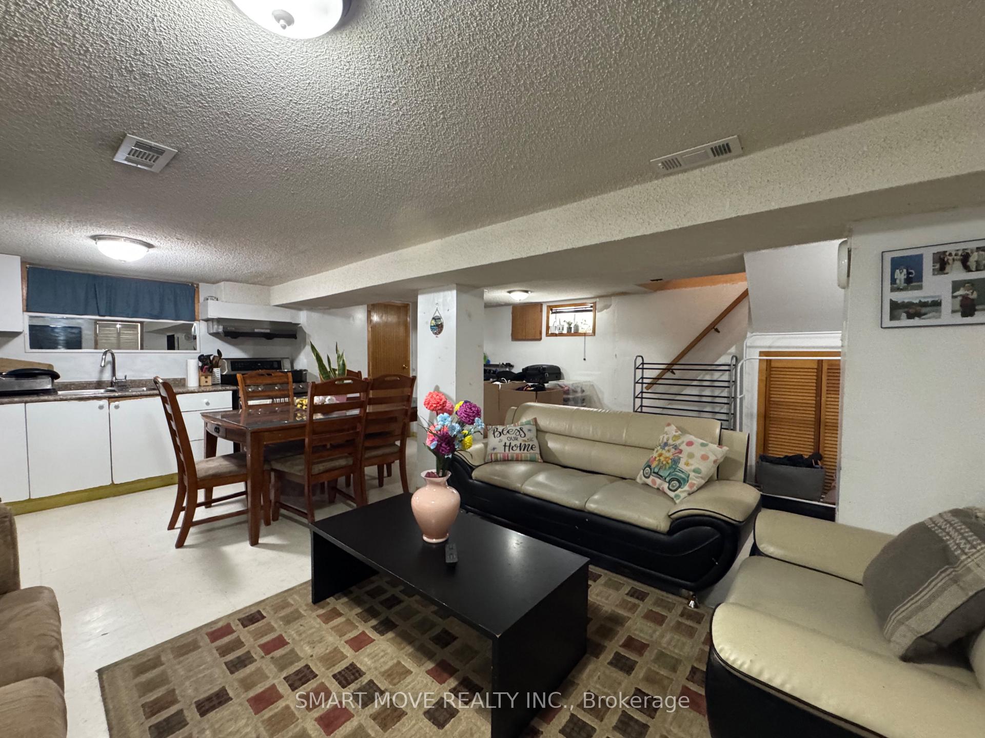 Photo 17 of 66 Beechborough Avenue, North York, Beechborough-Greenbrook — HOMEH