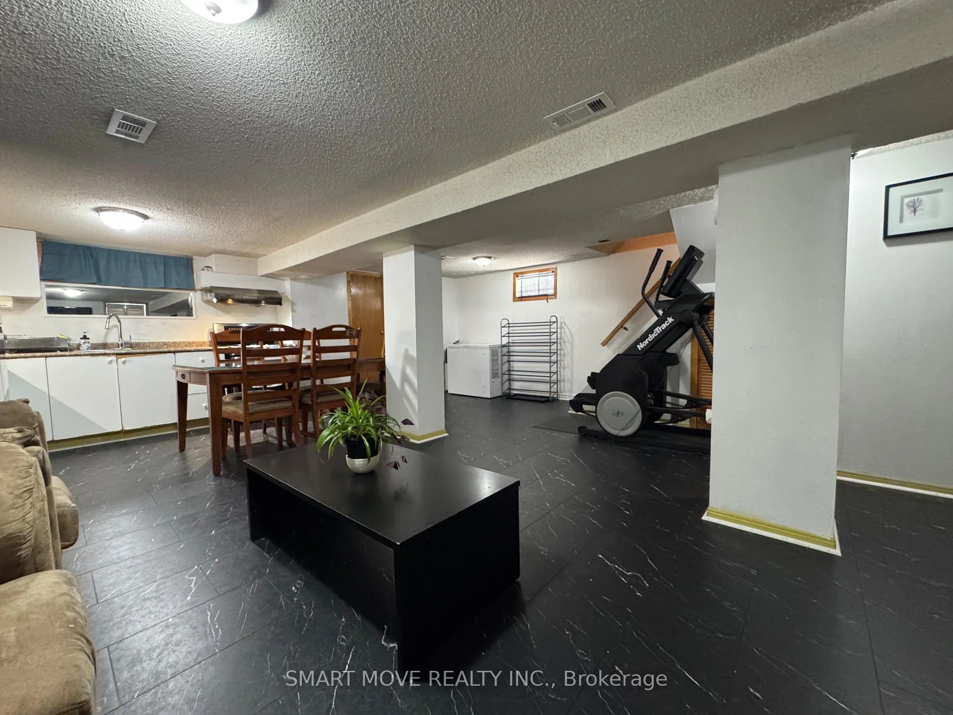 Photo 23 of 66 Beechborough Avenue, North York, Beechborough-Greenbrook — HOMEH