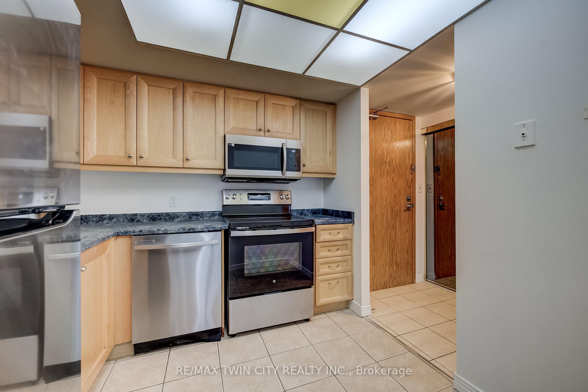 Photo 3 of Unit 905, 190 Hespeler Road, Cambridge, Greenway-Chaplin — HOMEH