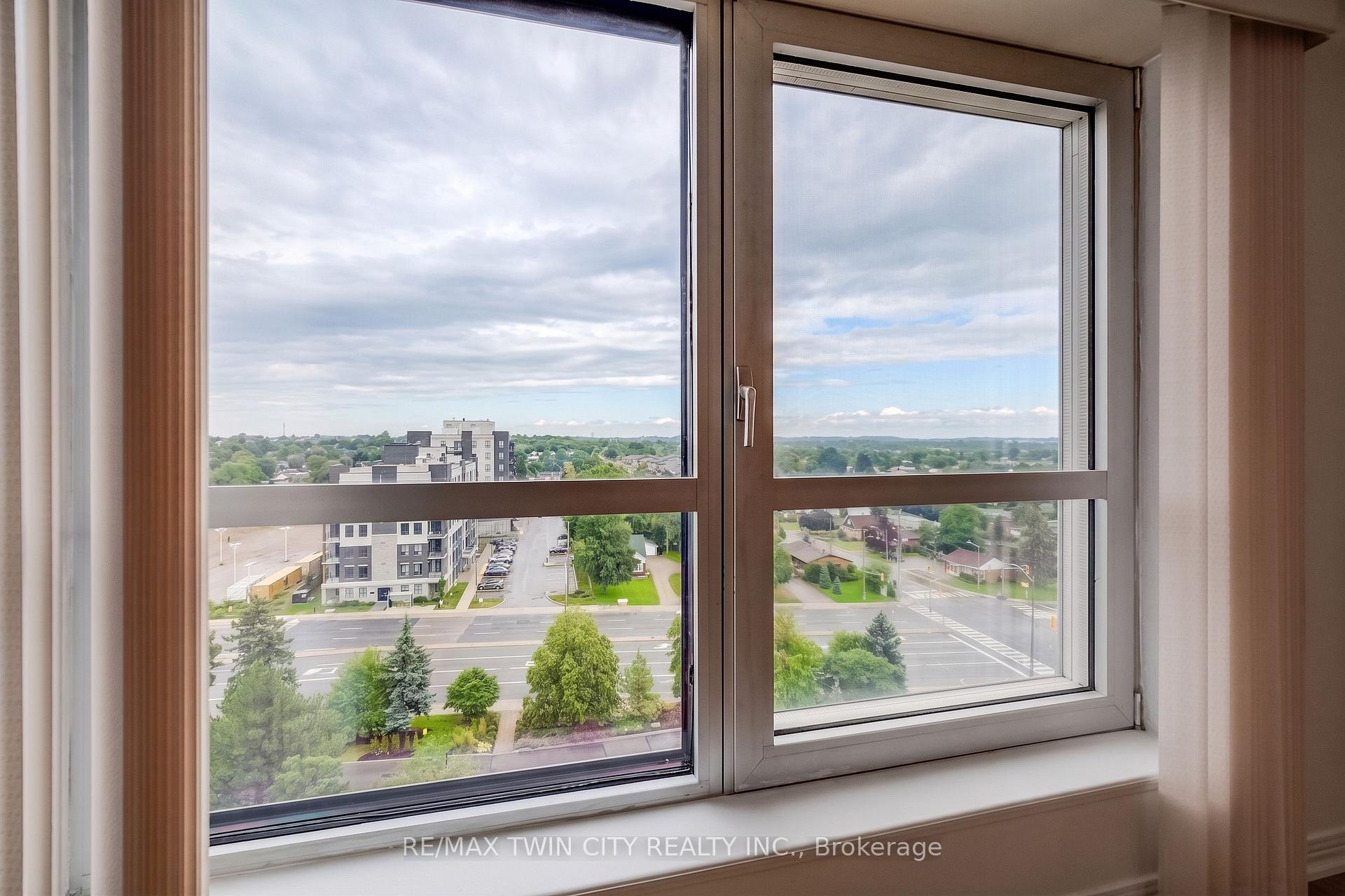 Photo 8 of Unit 905, 190 Hespeler Road, Cambridge, Greenway-Chaplin — HOMEH