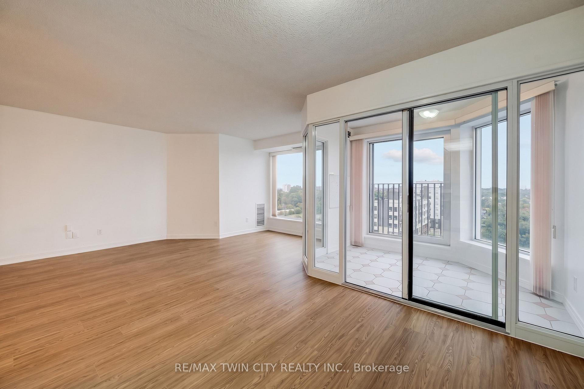 Photo 9 of Unit 905, 190 Hespeler Road, Cambridge, Greenway-Chaplin — HOMEH