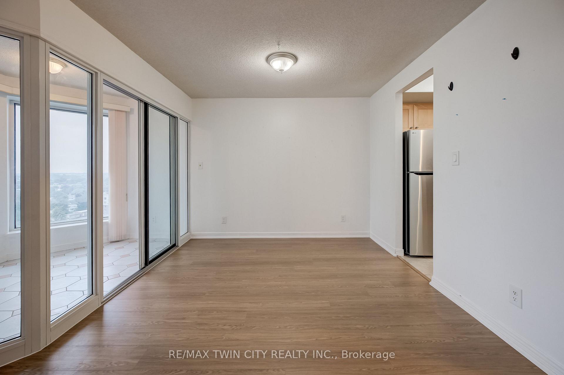 Photo 11 of Unit 905, 190 Hespeler Road, Cambridge, Greenway-Chaplin — HOMEH