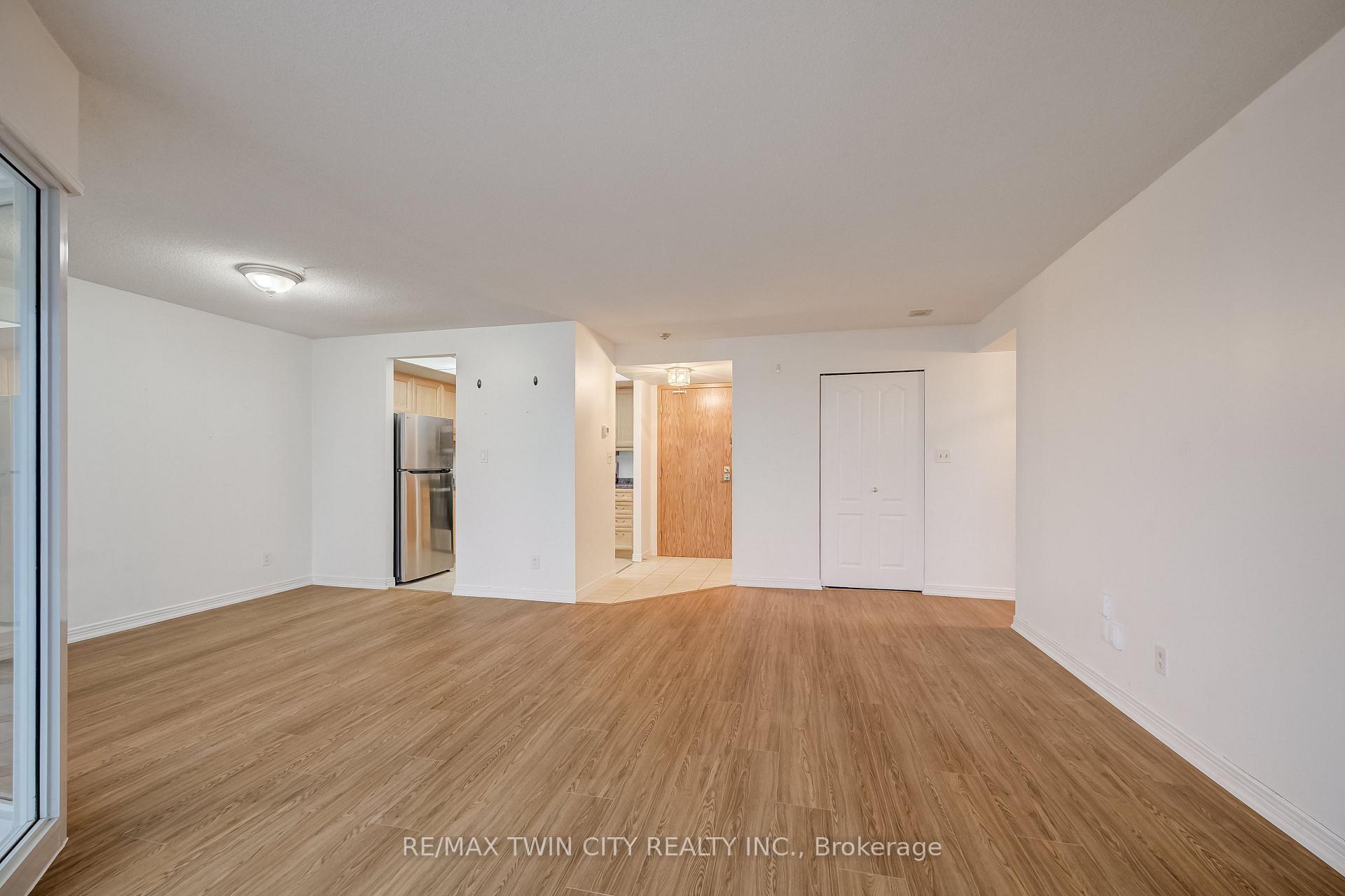Photo 12 of Unit 905, 190 Hespeler Road, Cambridge, Greenway-Chaplin — HOMEH