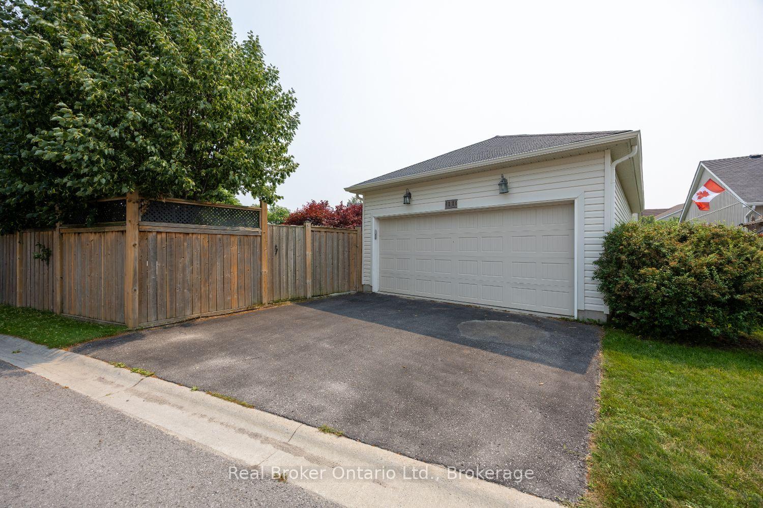 Photo 45 of 11 Greenaway Circle, Port Hope — HOMEH