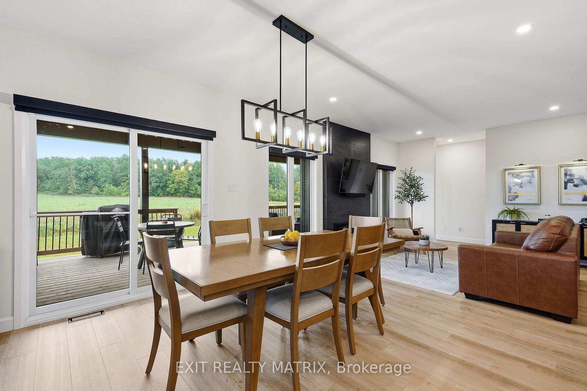 Photo 9 of 256 Trudeau Crescent, Russell, Russell Twp — HOMEH