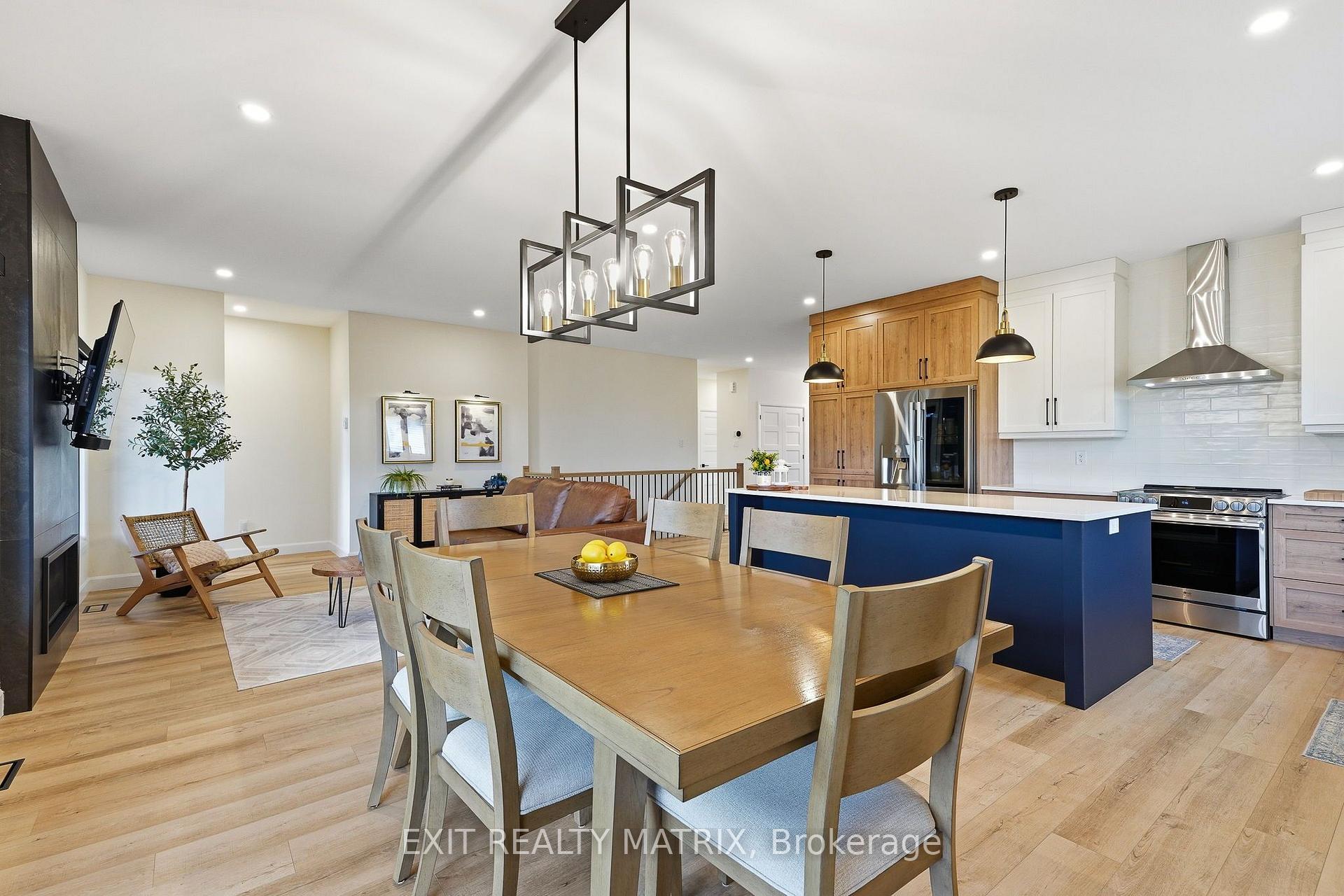 Photo 10 of 256 Trudeau Crescent, Russell, Russell Twp — HOMEH