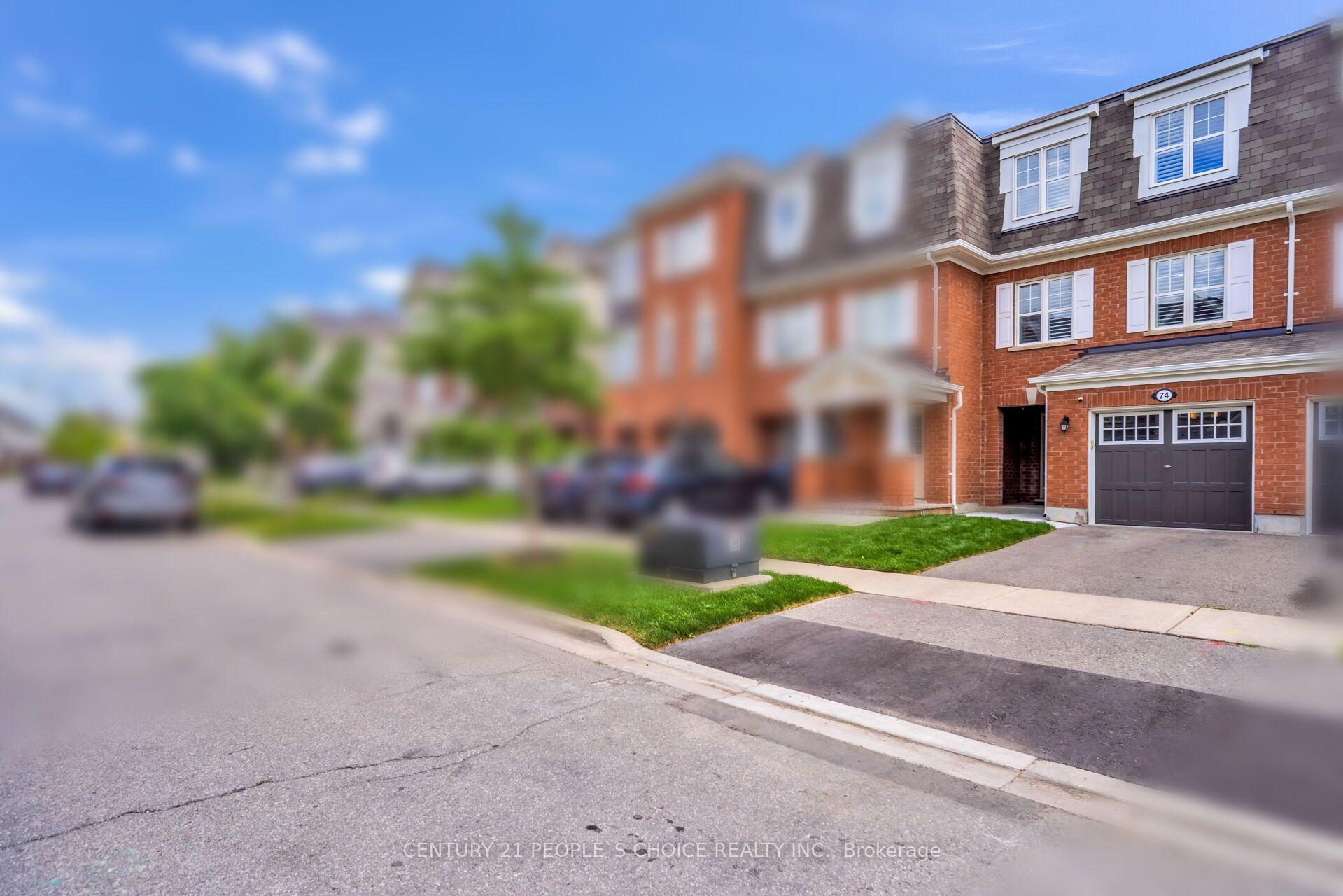 Photo 3 of 74 Metro Crescent, Brampton, Northwest Brampton — HOMEH