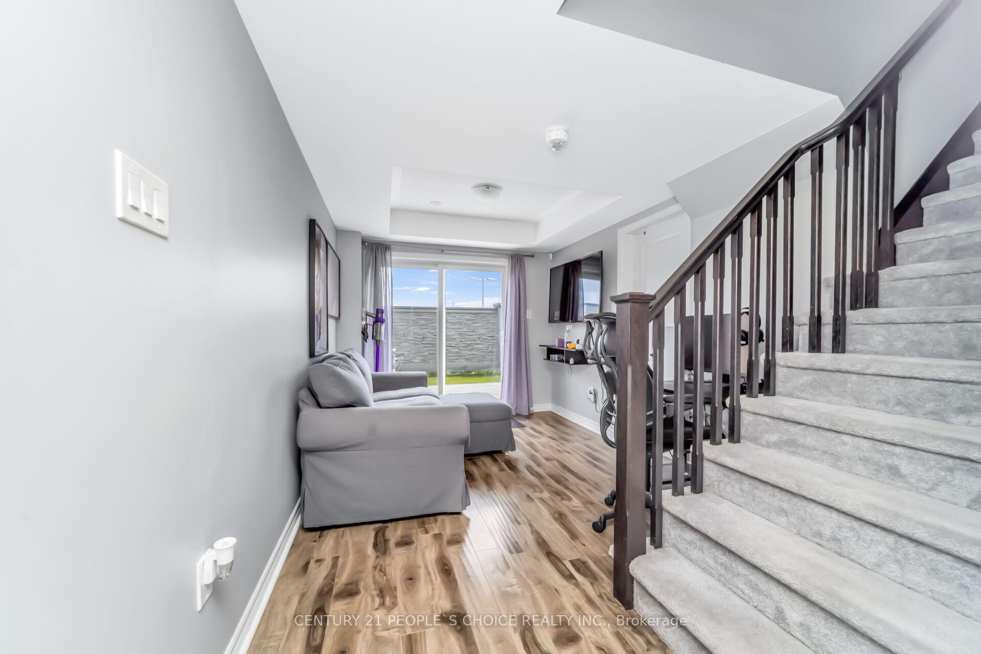Photo 8 of 74 Metro Crescent, Brampton, Northwest Brampton — HOMEH