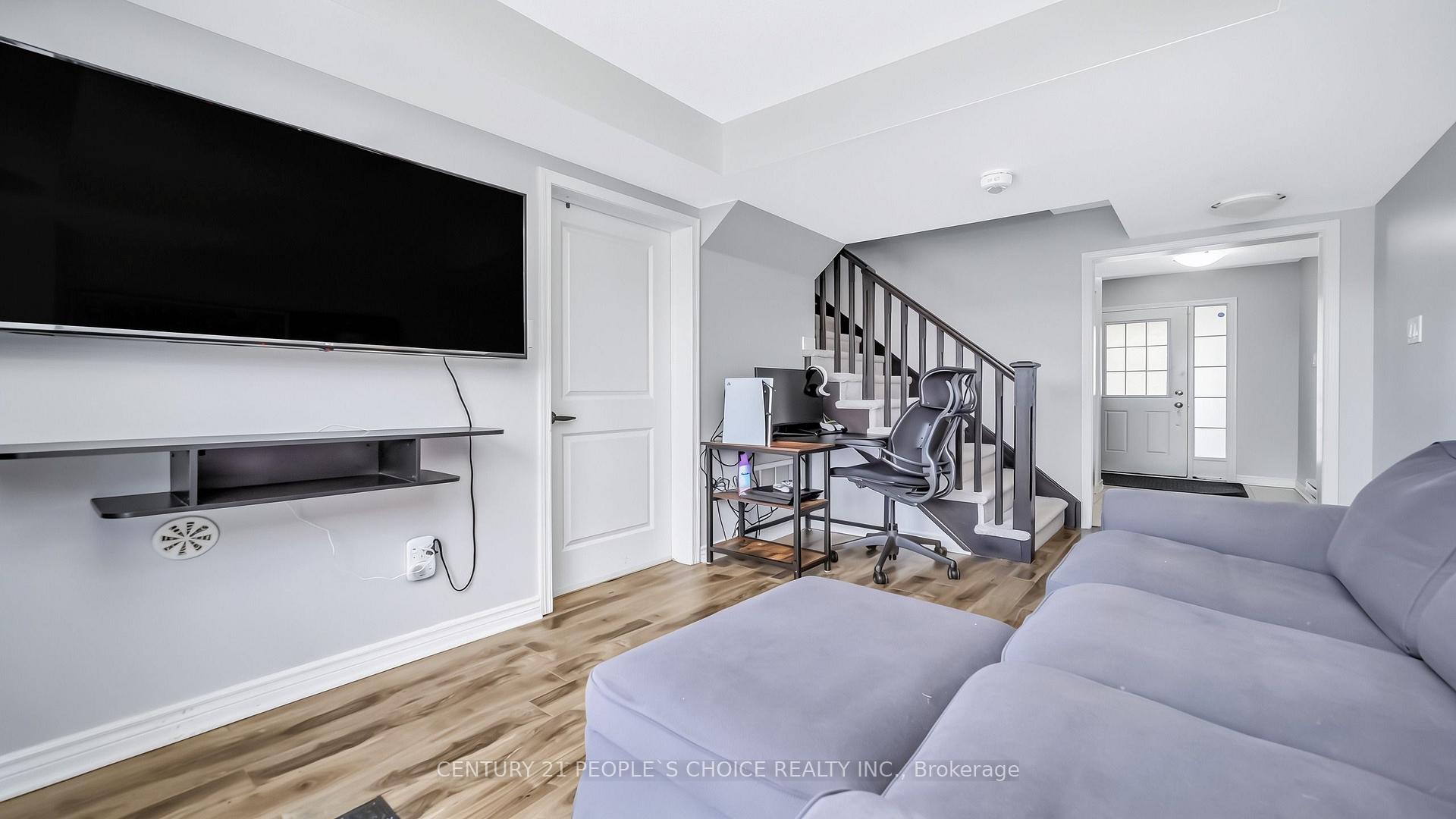 Photo 9 of 74 Metro Crescent, Brampton, Northwest Brampton — HOMEH