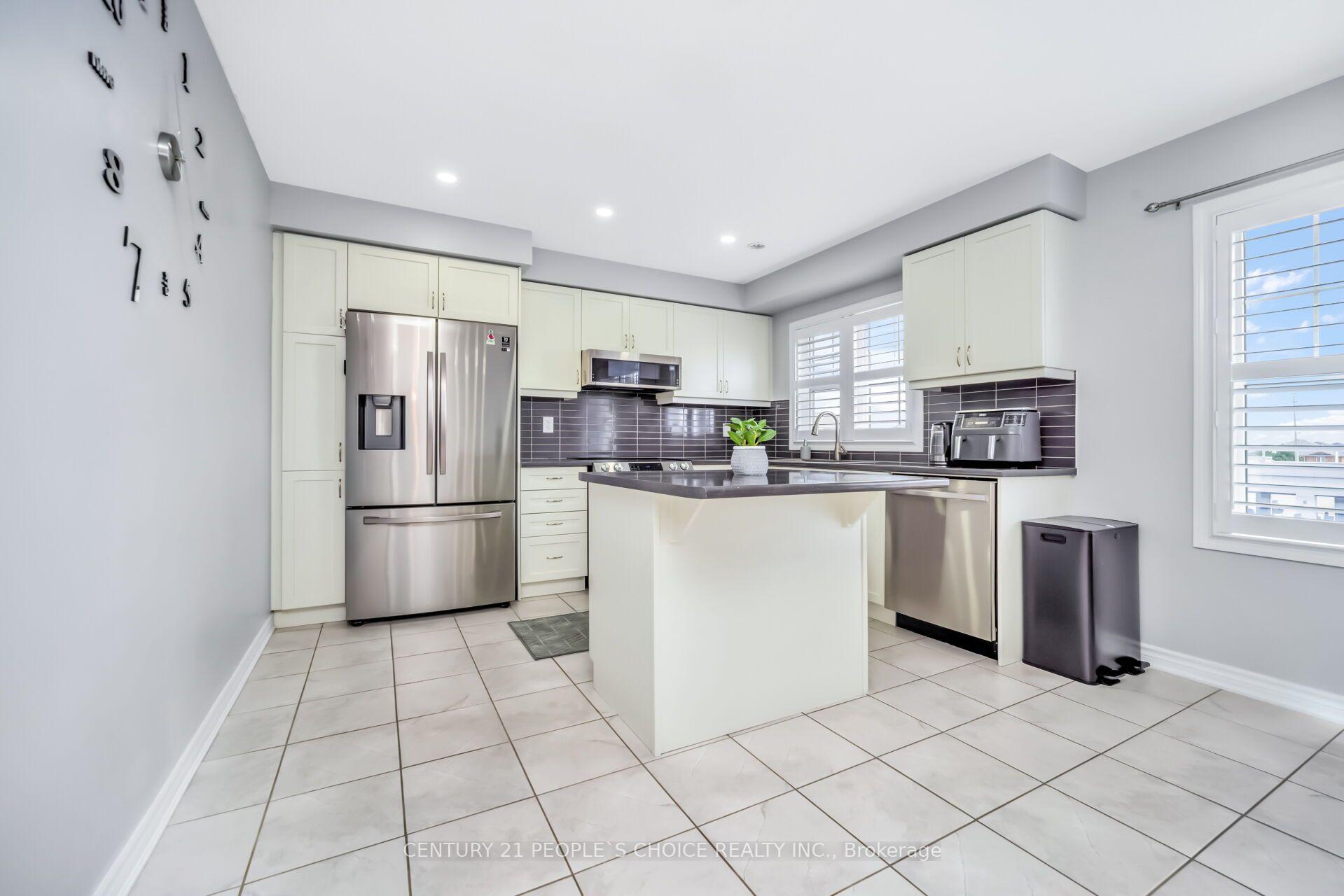 Photo 11 of 74 Metro Crescent, Brampton, Northwest Brampton — HOMEH