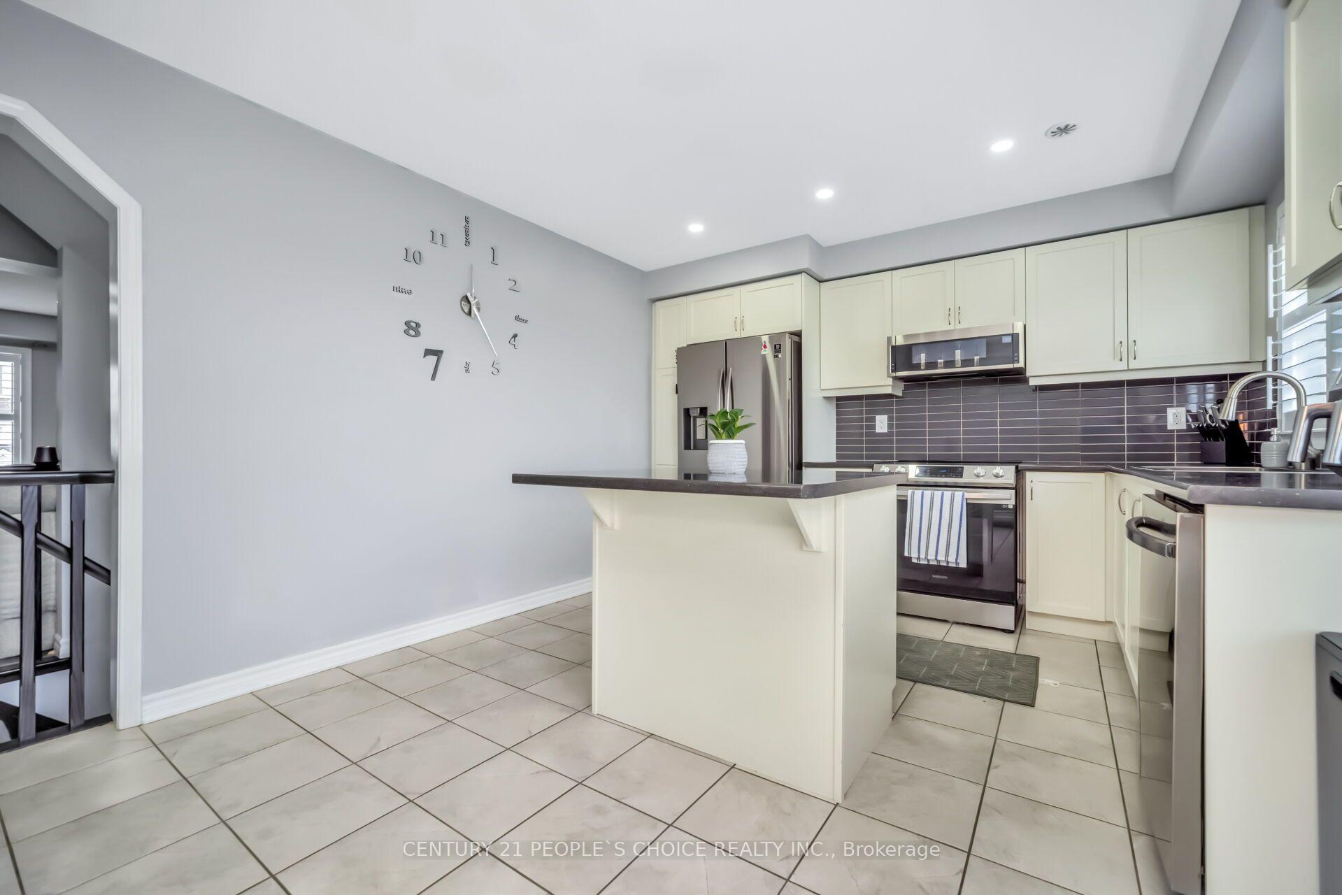 Photo 12 of 74 Metro Crescent, Brampton, Northwest Brampton — HOMEH