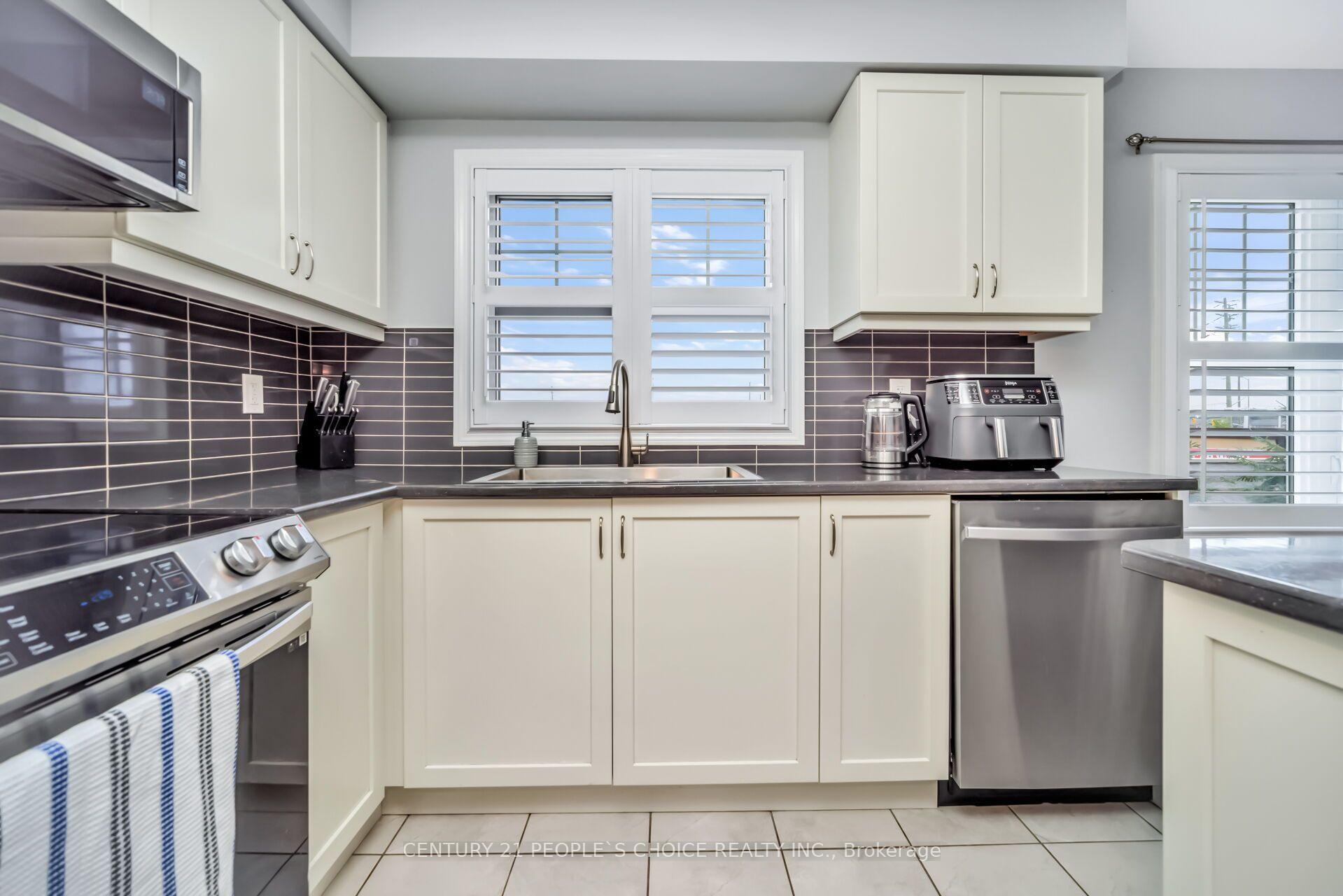 Photo 14 of 74 Metro Crescent, Brampton, Northwest Brampton — HOMEH