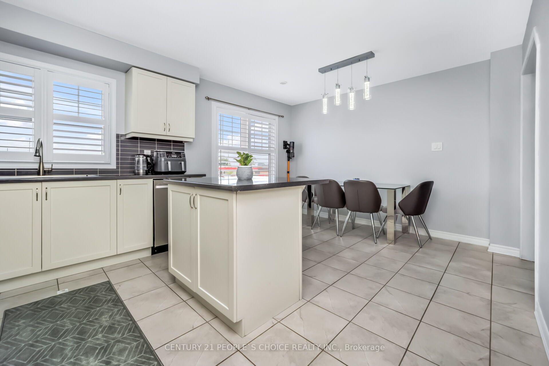 Photo 15 of 74 Metro Crescent, Brampton, Northwest Brampton — HOMEH