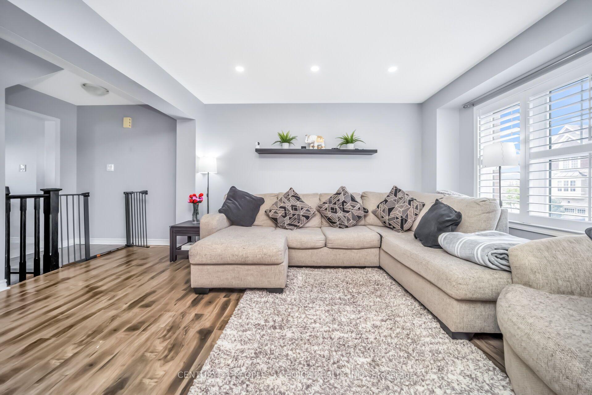 Photo 23 of 74 Metro Crescent, Brampton, Northwest Brampton — HOMEH