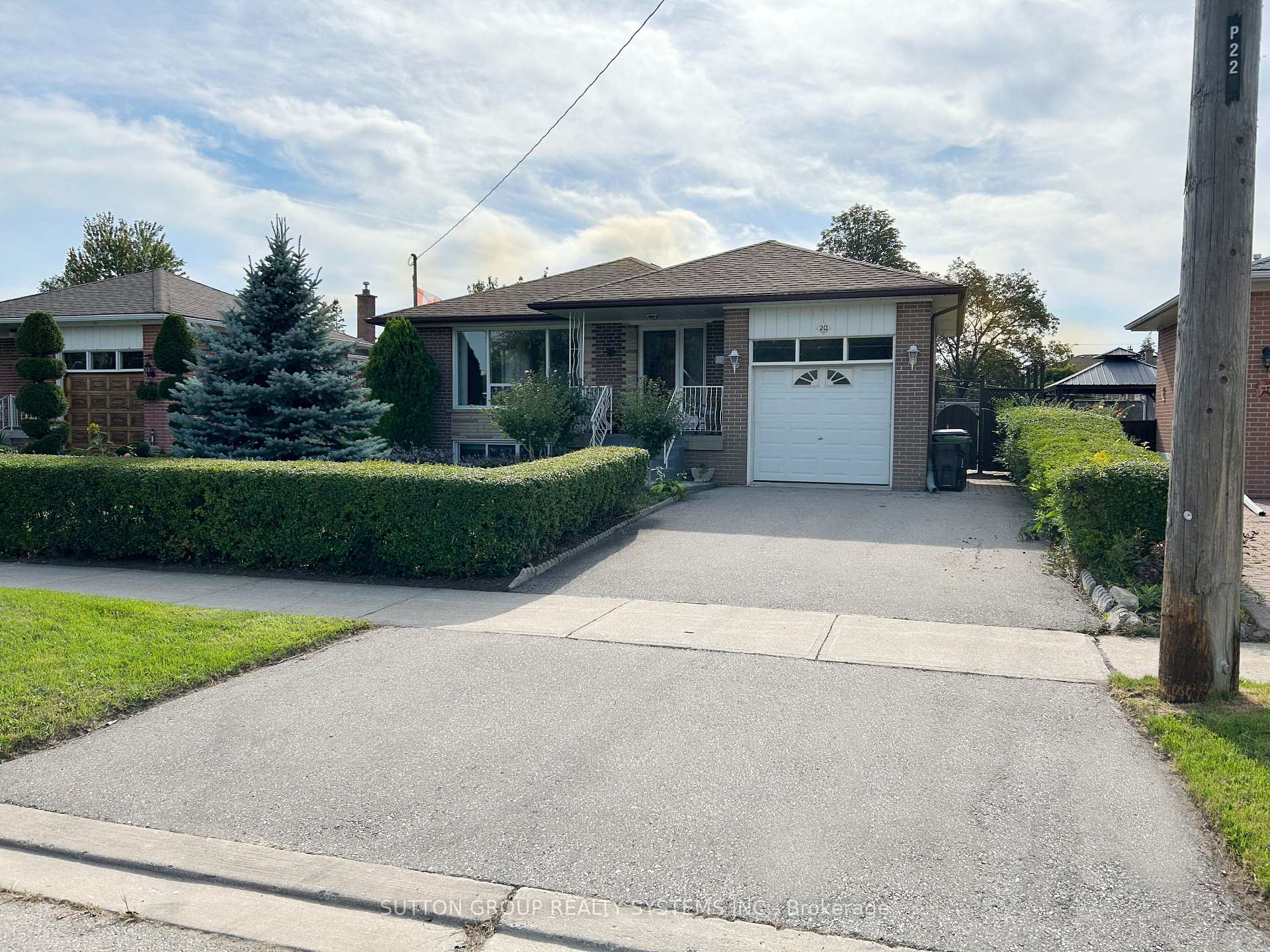 Photo 3 of 20 Taysham Crescent, Etobicoke, Thistletown-Beaumonde Heights — HOMEH