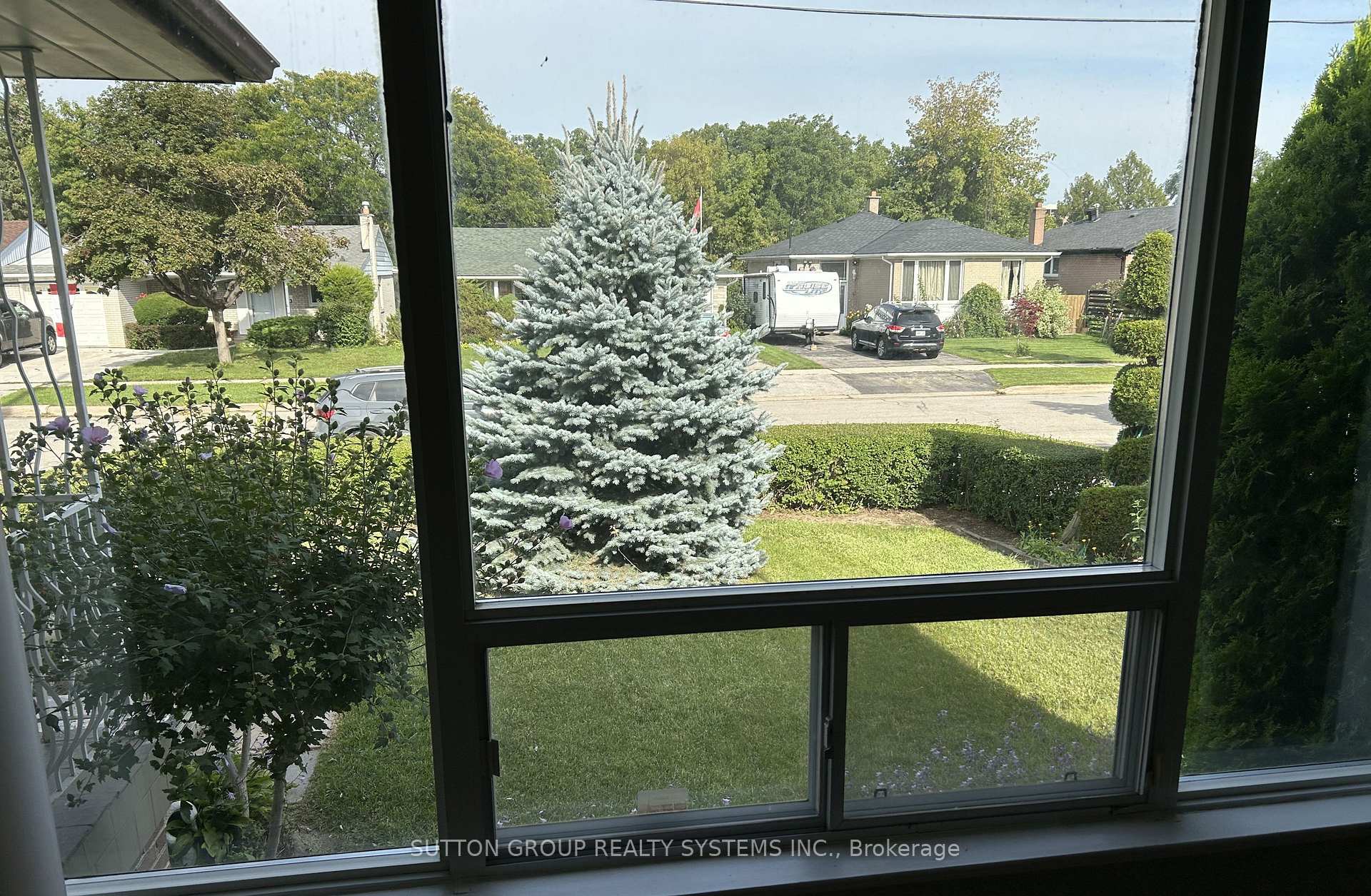 Photo 6 of 20 Taysham Crescent, Etobicoke, Thistletown-Beaumonde Heights — HOMEH