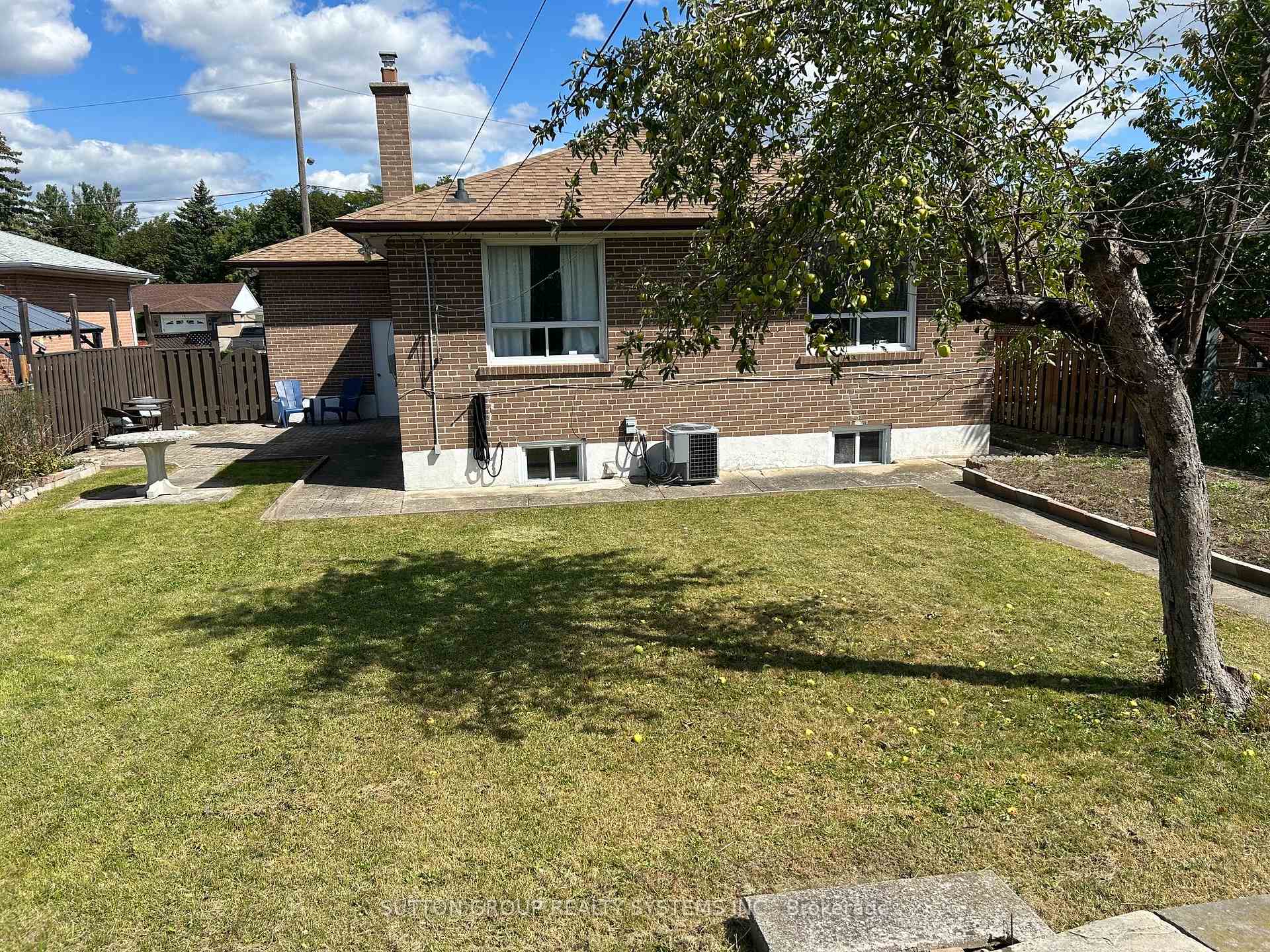 Photo 54 of 20 Taysham Crescent, Etobicoke, Thistletown-Beaumonde Heights — HOMEH