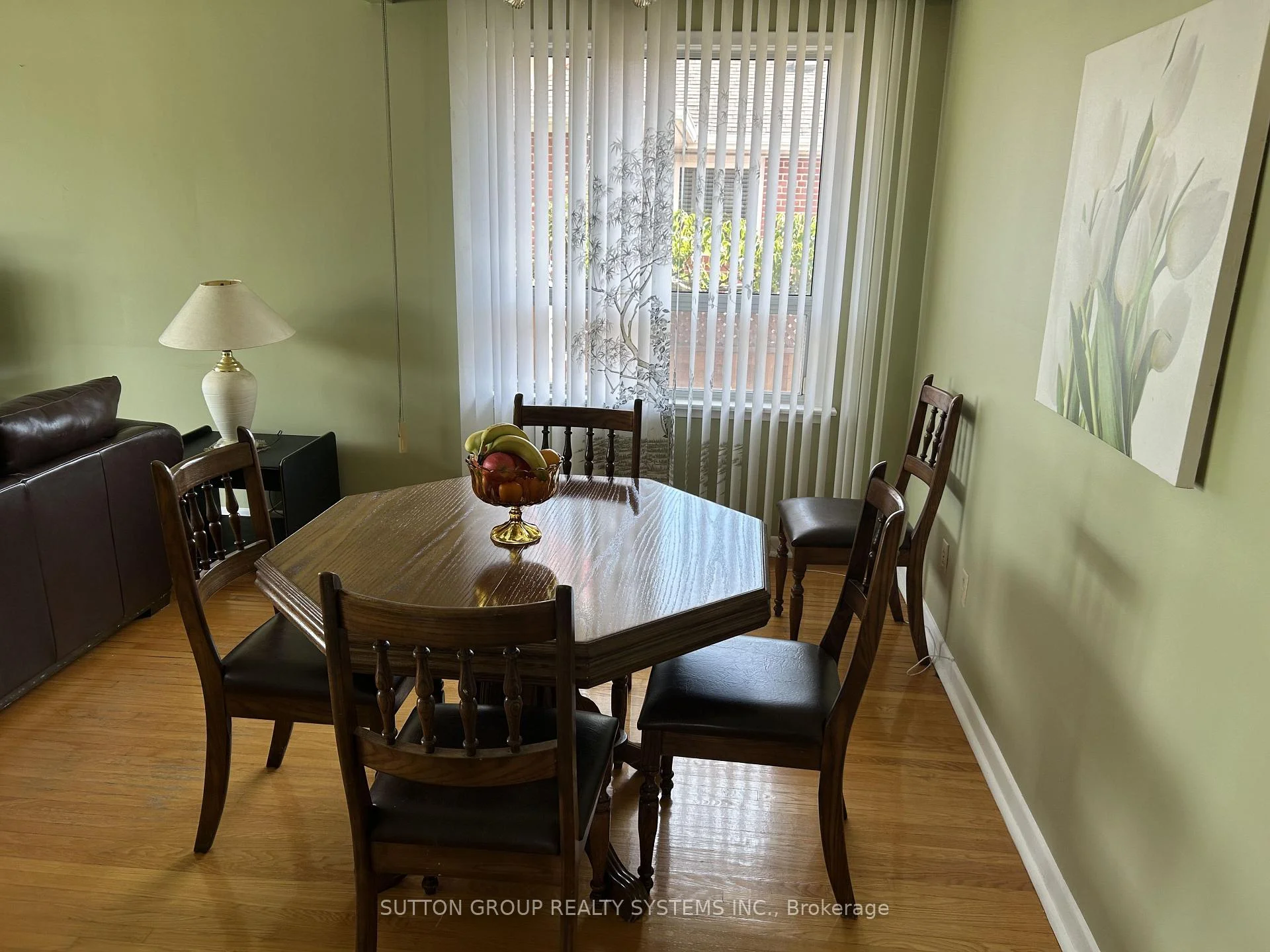 Photo 7 of 20 Taysham Crescent, Etobicoke, Thistletown-Beaumonde Heights — HOMEH
