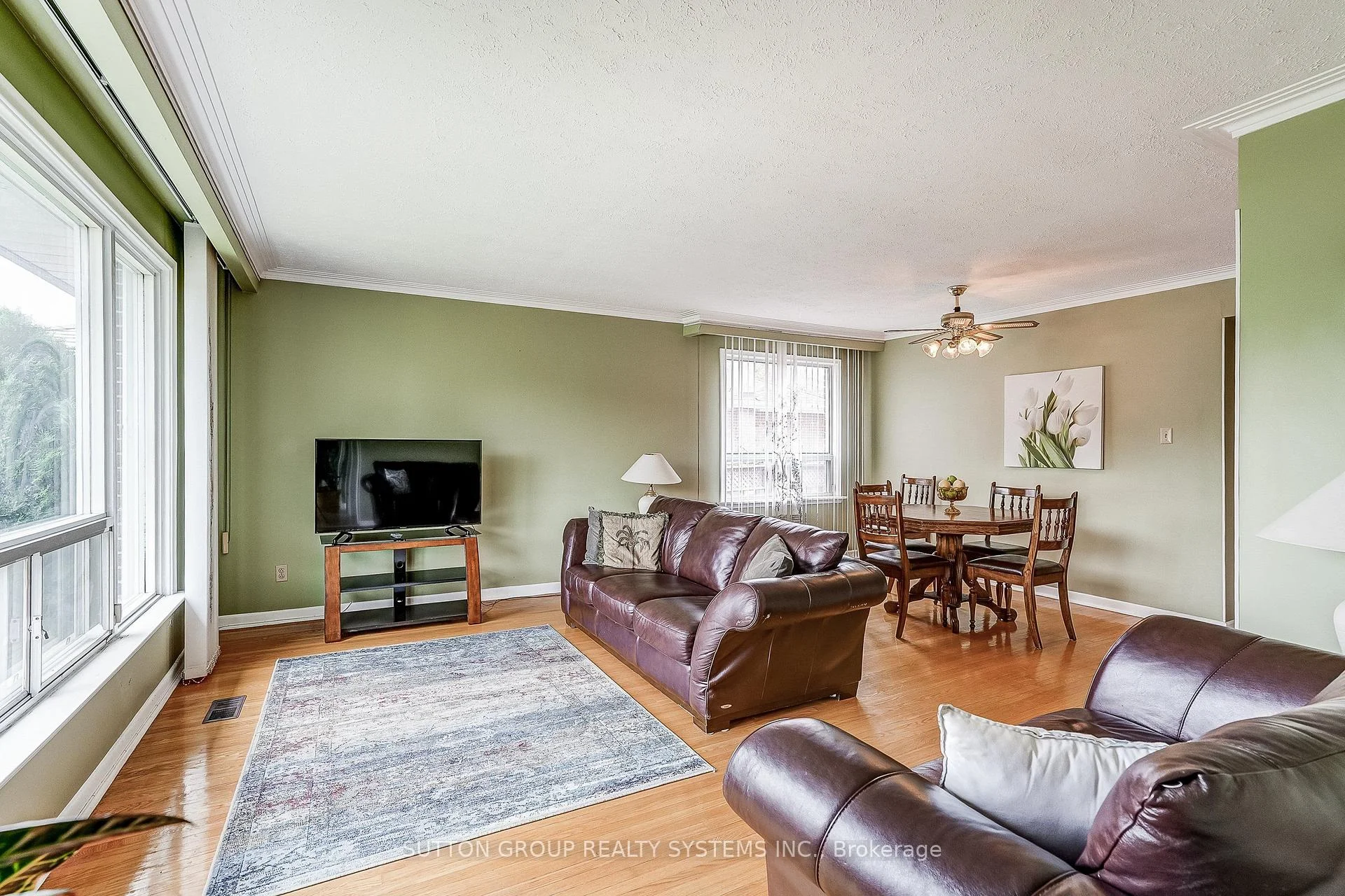 Photo 15 of 20 Taysham Crescent, Etobicoke, Thistletown-Beaumonde Heights — HOMEH