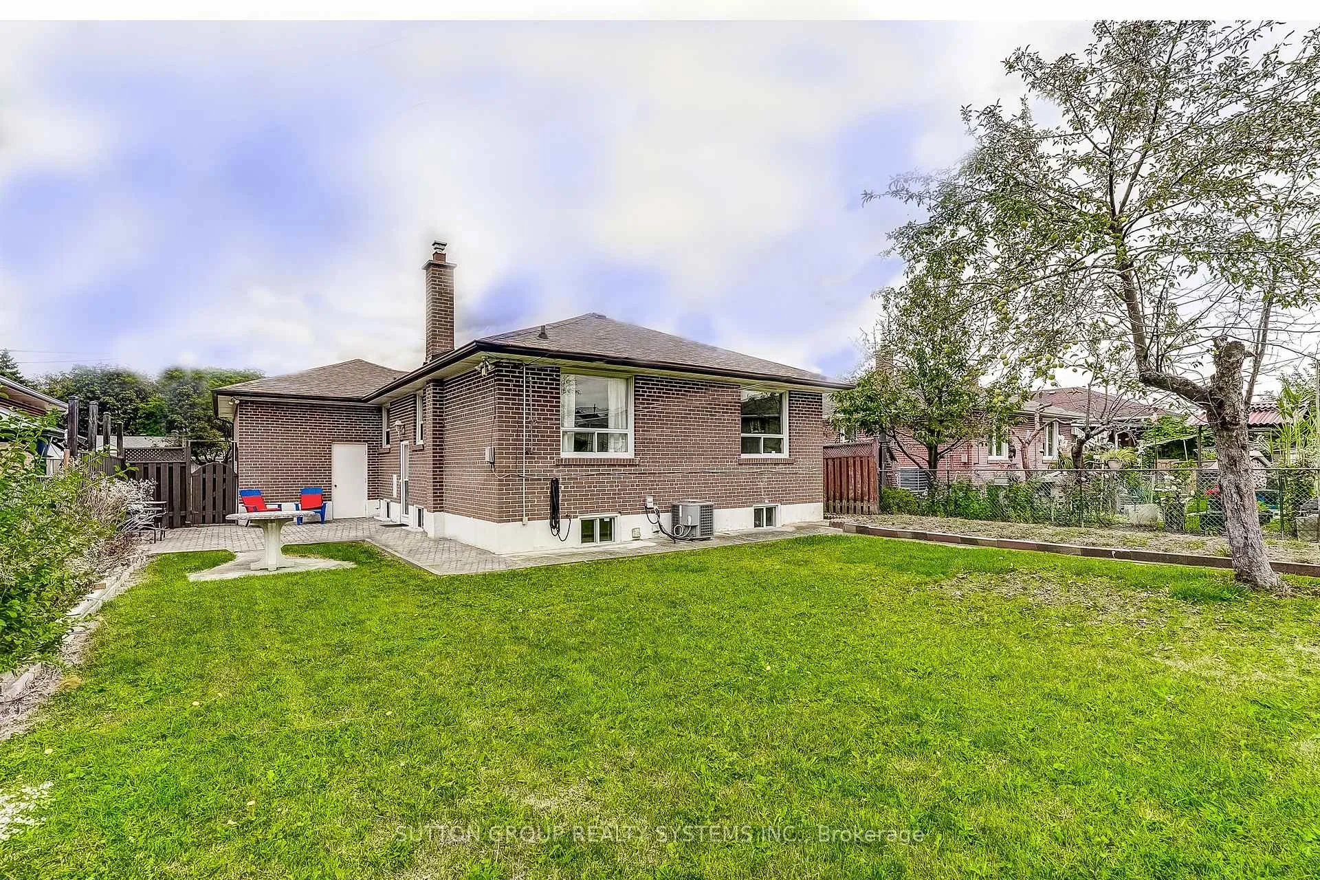 Photo 57 of 20 Taysham Crescent, Etobicoke, Thistletown-Beaumonde Heights — HOMEH