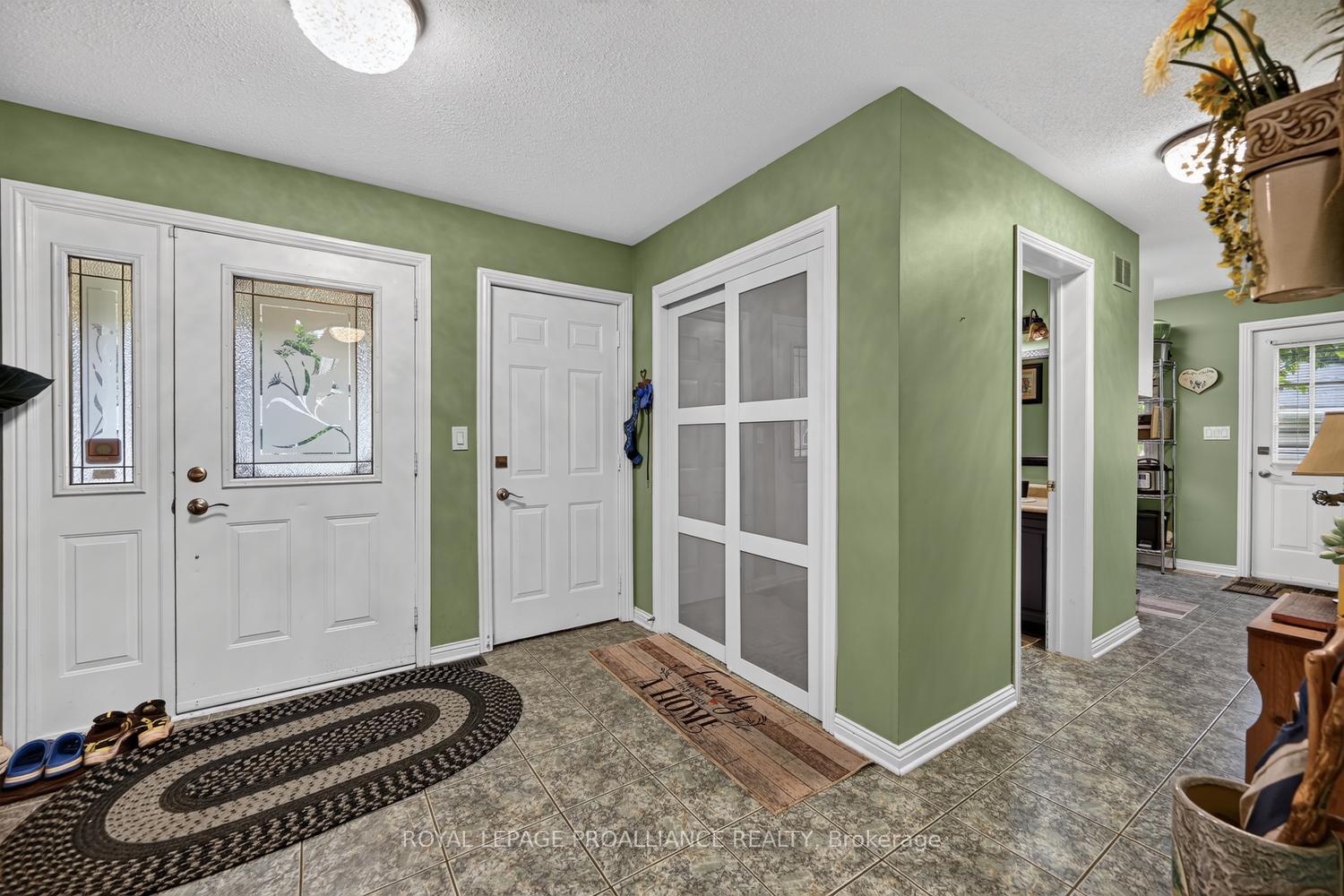 Photo 3 of 132 Kingston Crescent, Prescott, Prescott — HOMEH