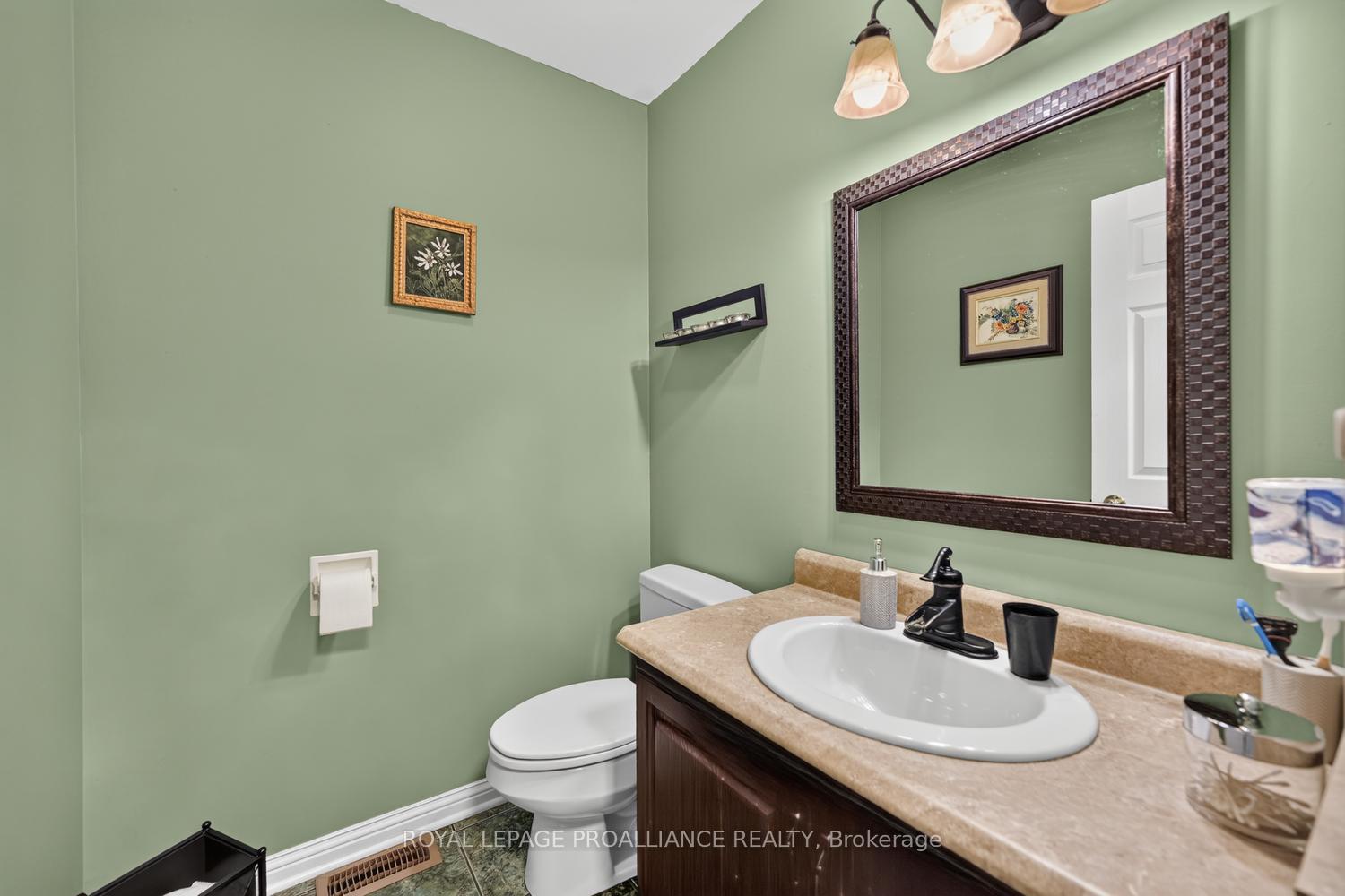 Photo 14 of 132 Kingston Crescent, Prescott, Prescott — HOMEH