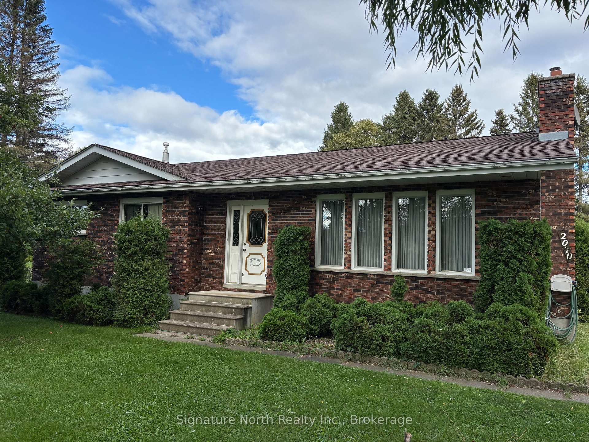 Photo 1 of 2070 Piper Avenue, Thunder Bay, Rosslyn Road — HOMEH