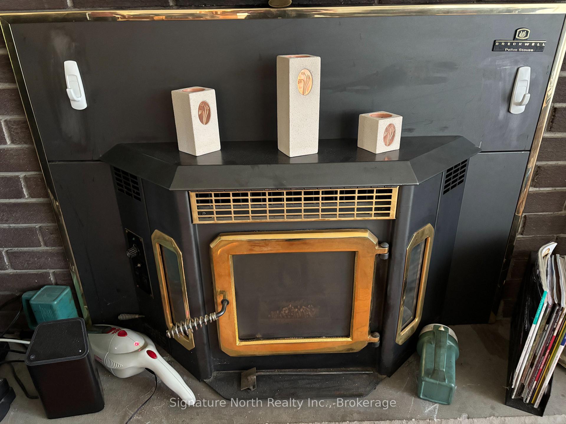 Photo 4 of 2070 Piper Avenue, Thunder Bay, Rosslyn Road — HOMEH