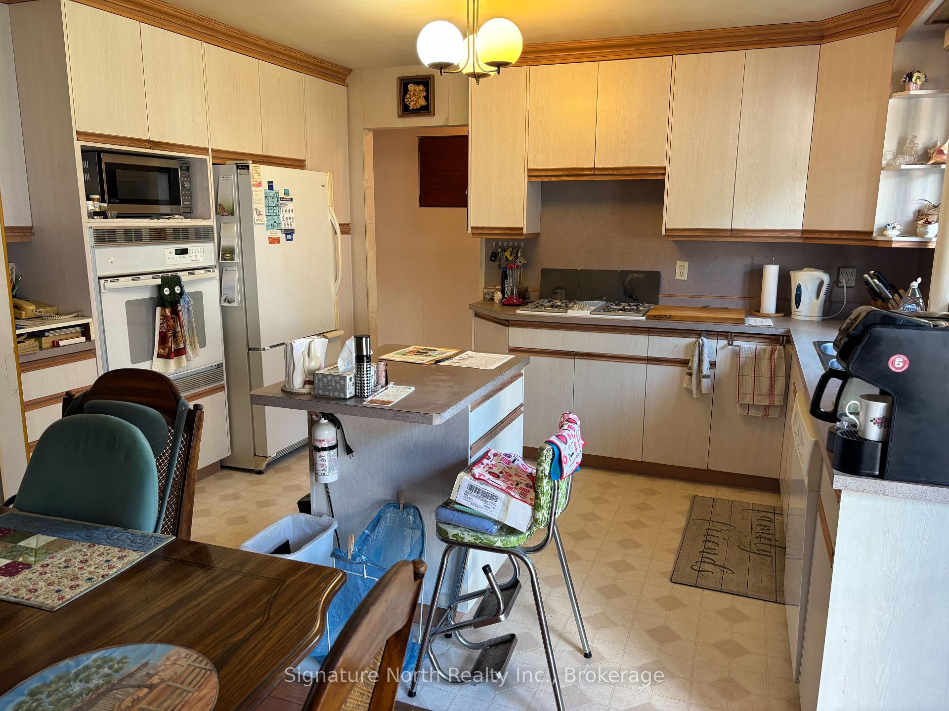 Photo 5 of 2070 Piper Avenue, Thunder Bay, Rosslyn Road — HOMEH
