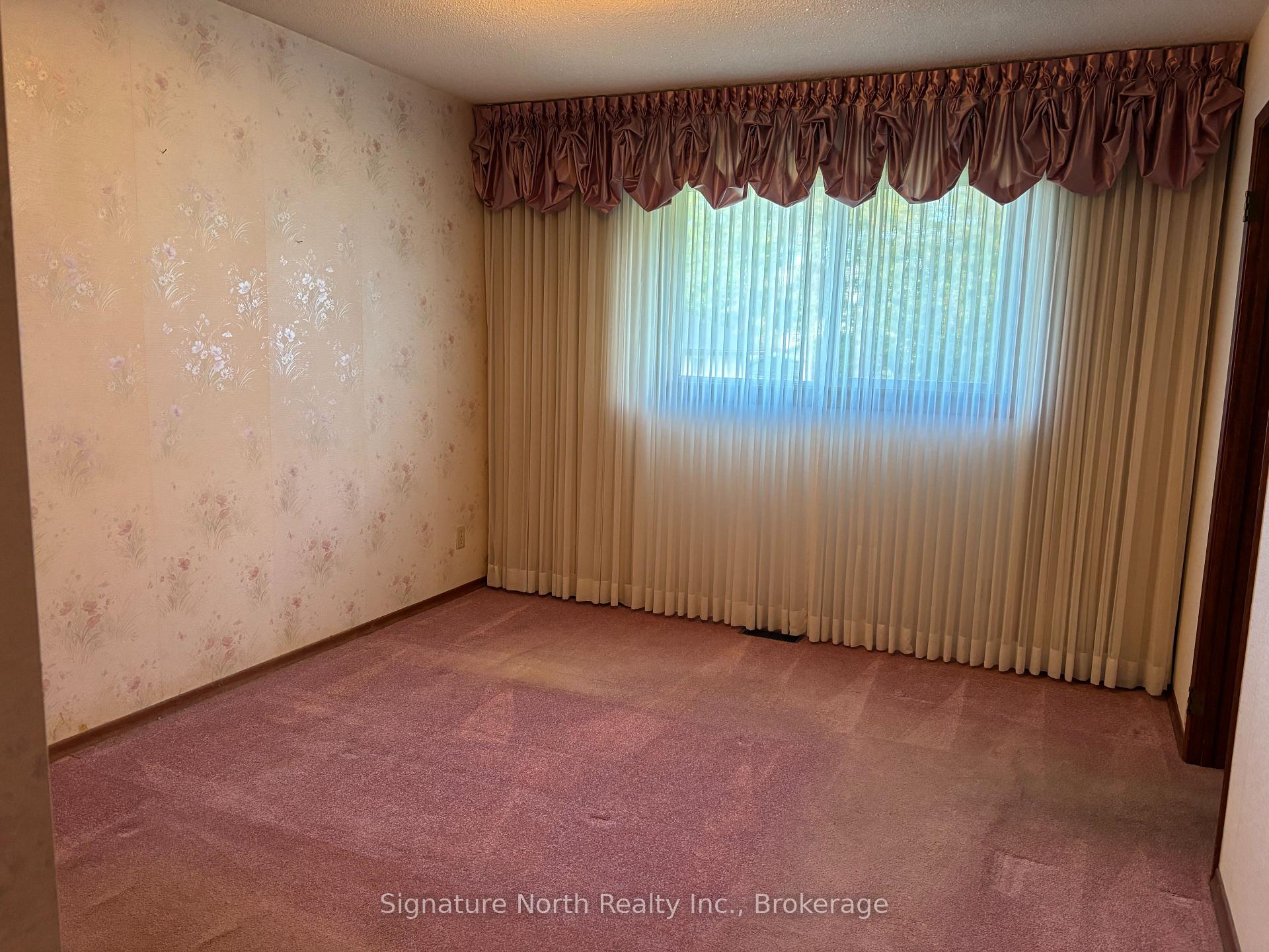 Photo 10 of 2070 Piper Avenue, Thunder Bay, Rosslyn Road — HOMEH