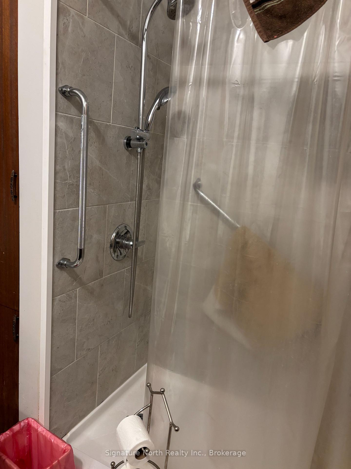 Photo 16 of 2070 Piper Avenue, Thunder Bay, Rosslyn Road — HOMEH