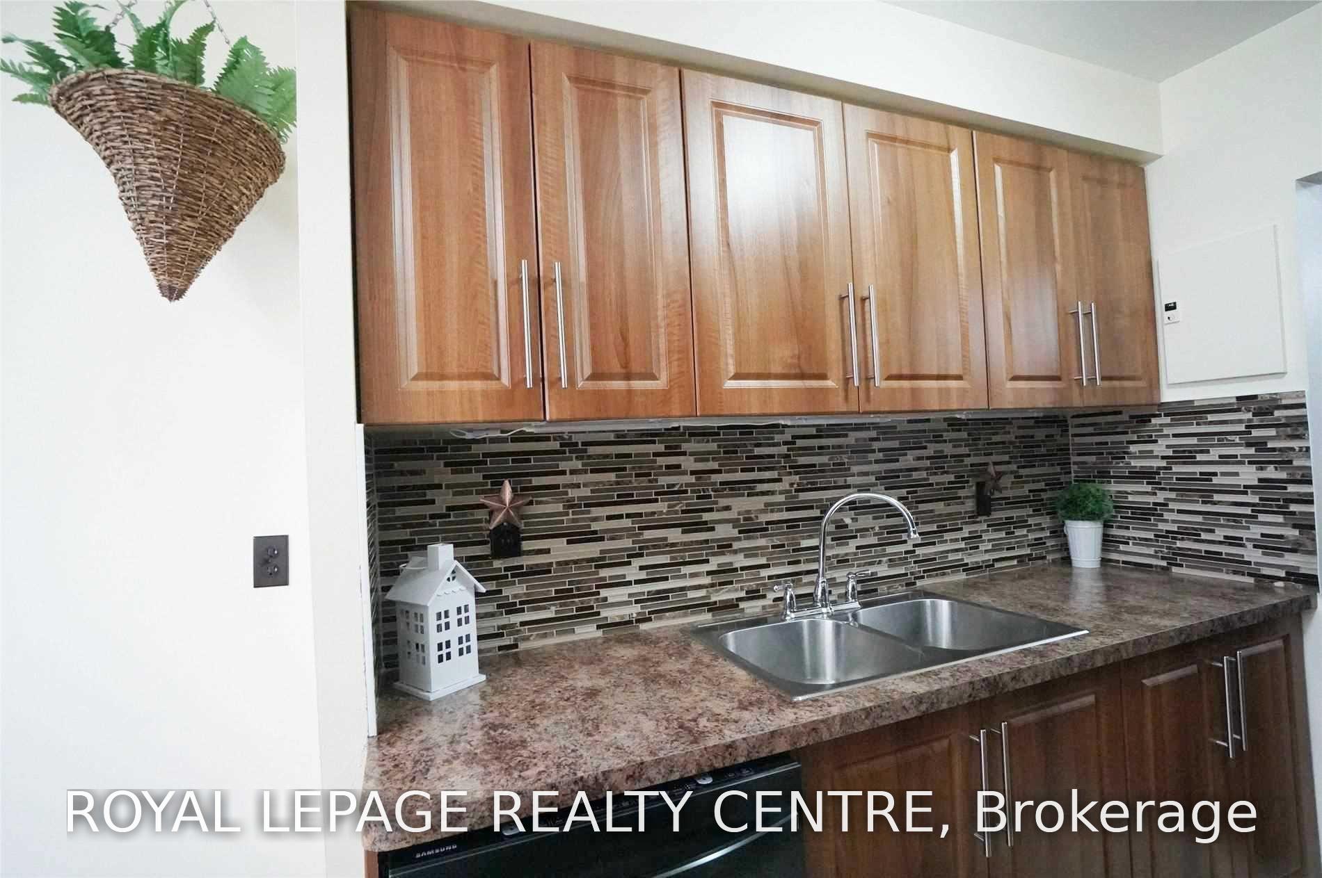 Photo 13 of Unit 504, 1615 Bloor Street E, Mississauga, Applewood — HOMEH