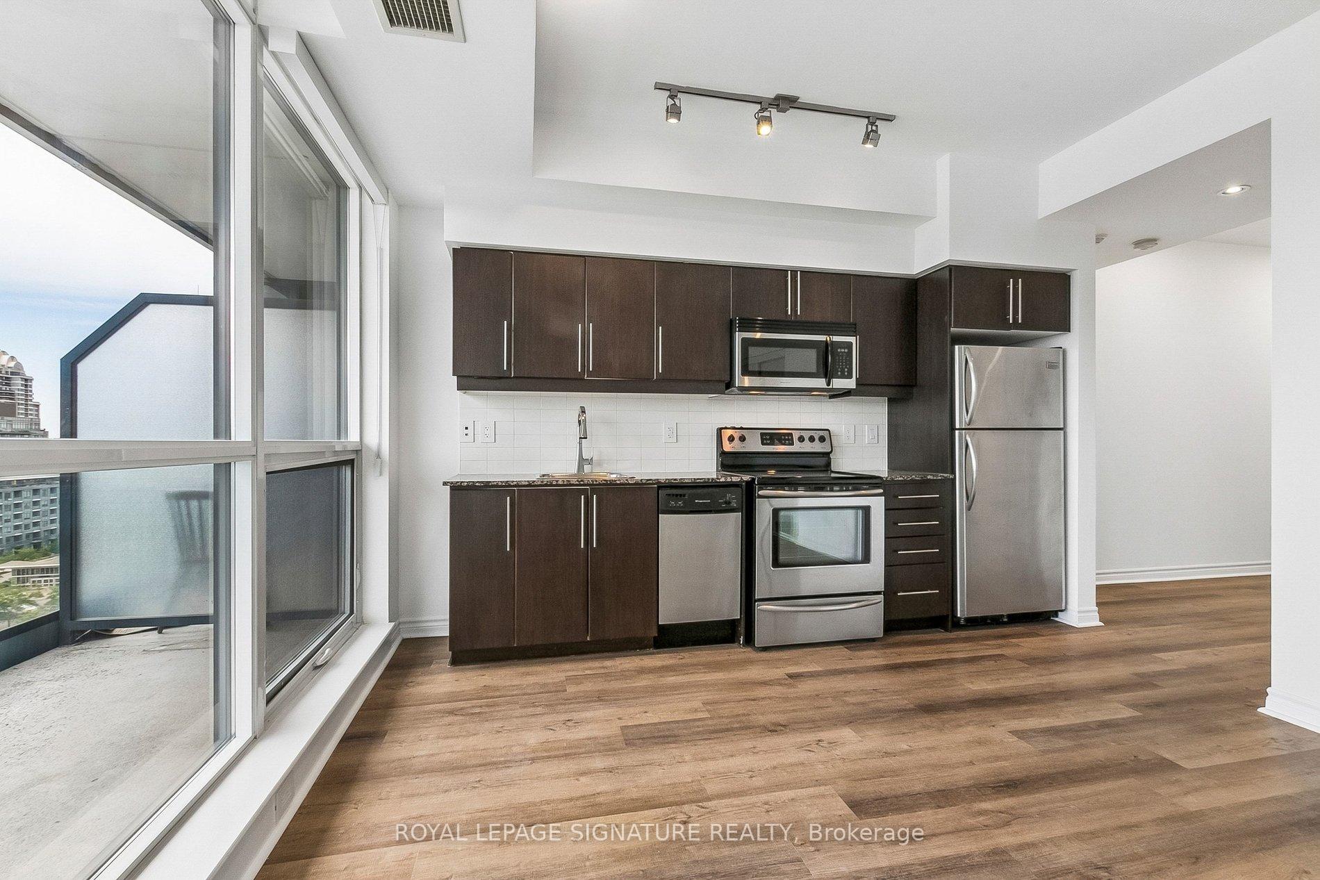 Photo 4 of Unit 923, 2885 Bayview Avenue, North York, Bayview Village — HOMEH
