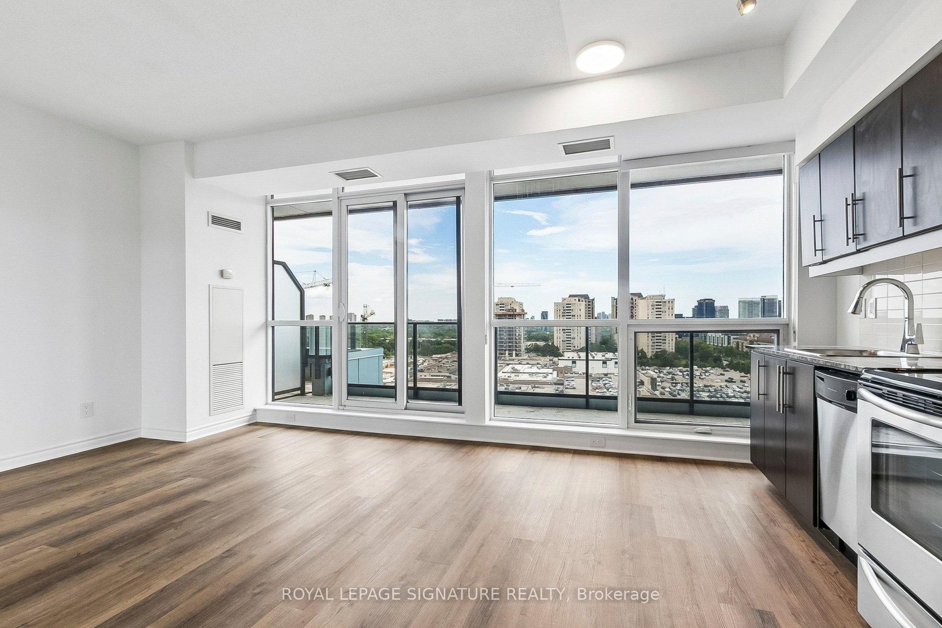 Photo 7 of Unit 923, 2885 Bayview Avenue, North York, Bayview Village — HOMEH