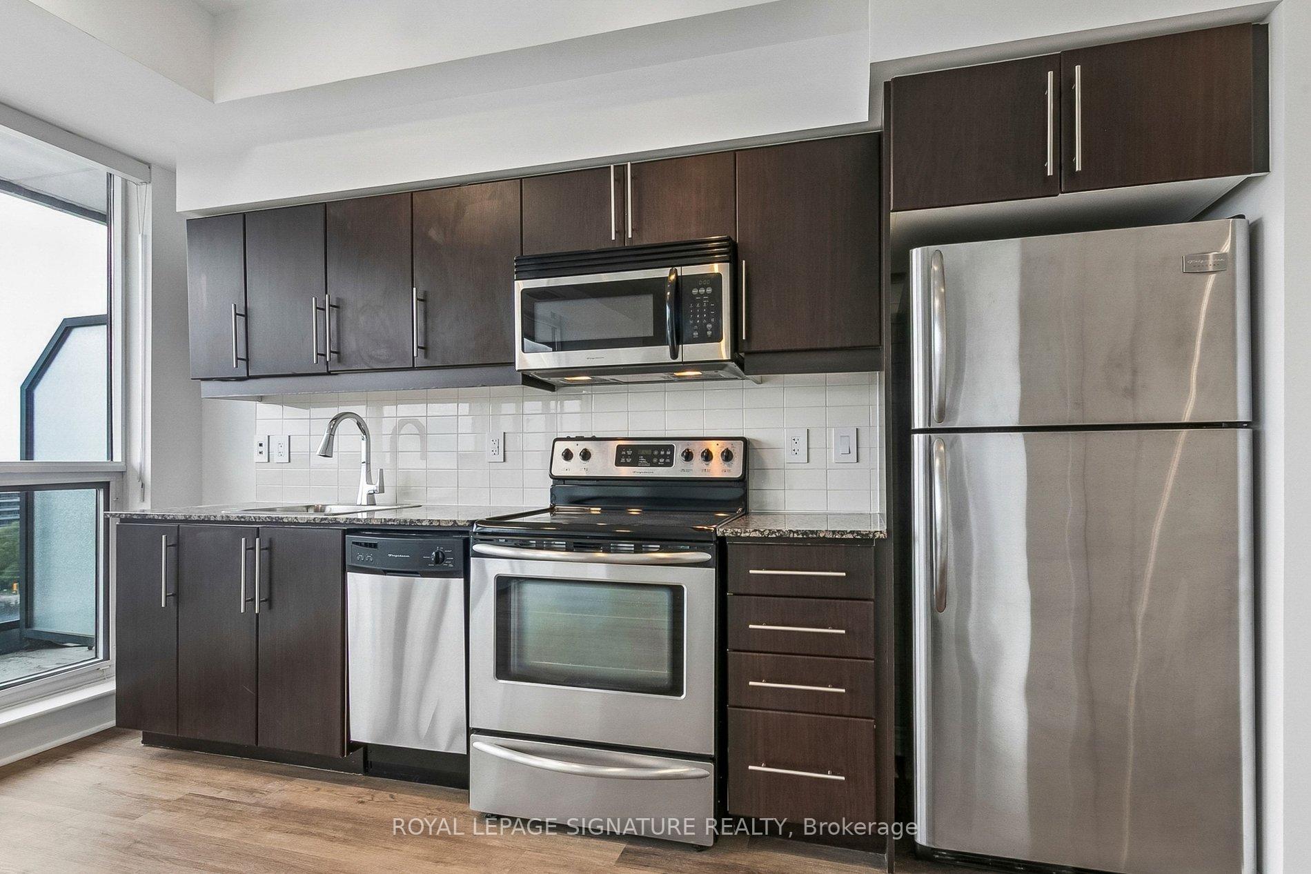 Photo 10 of Unit 923, 2885 Bayview Avenue, North York, Bayview Village — HOMEH