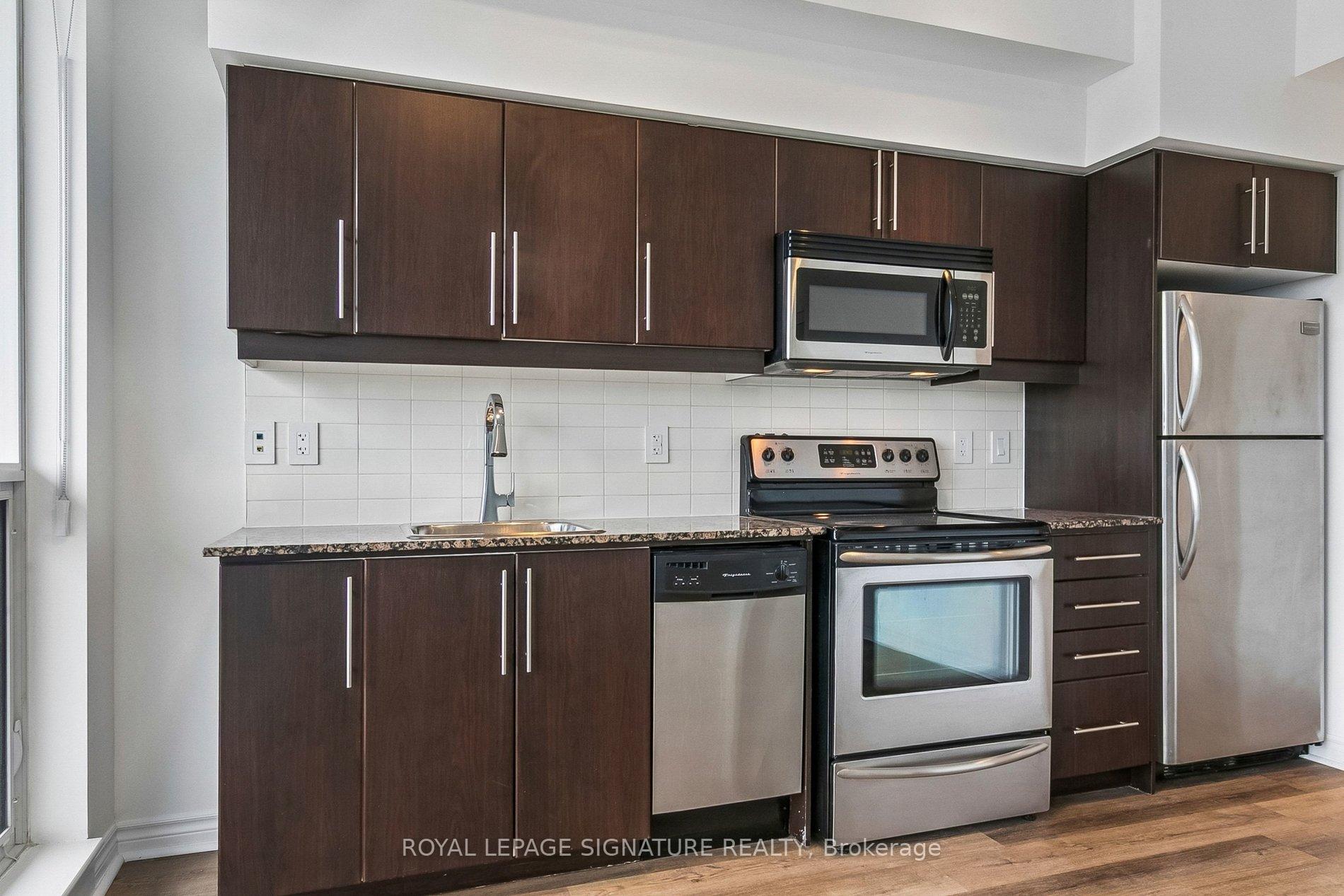 Photo 11 of Unit 923, 2885 Bayview Avenue, North York, Bayview Village — HOMEH