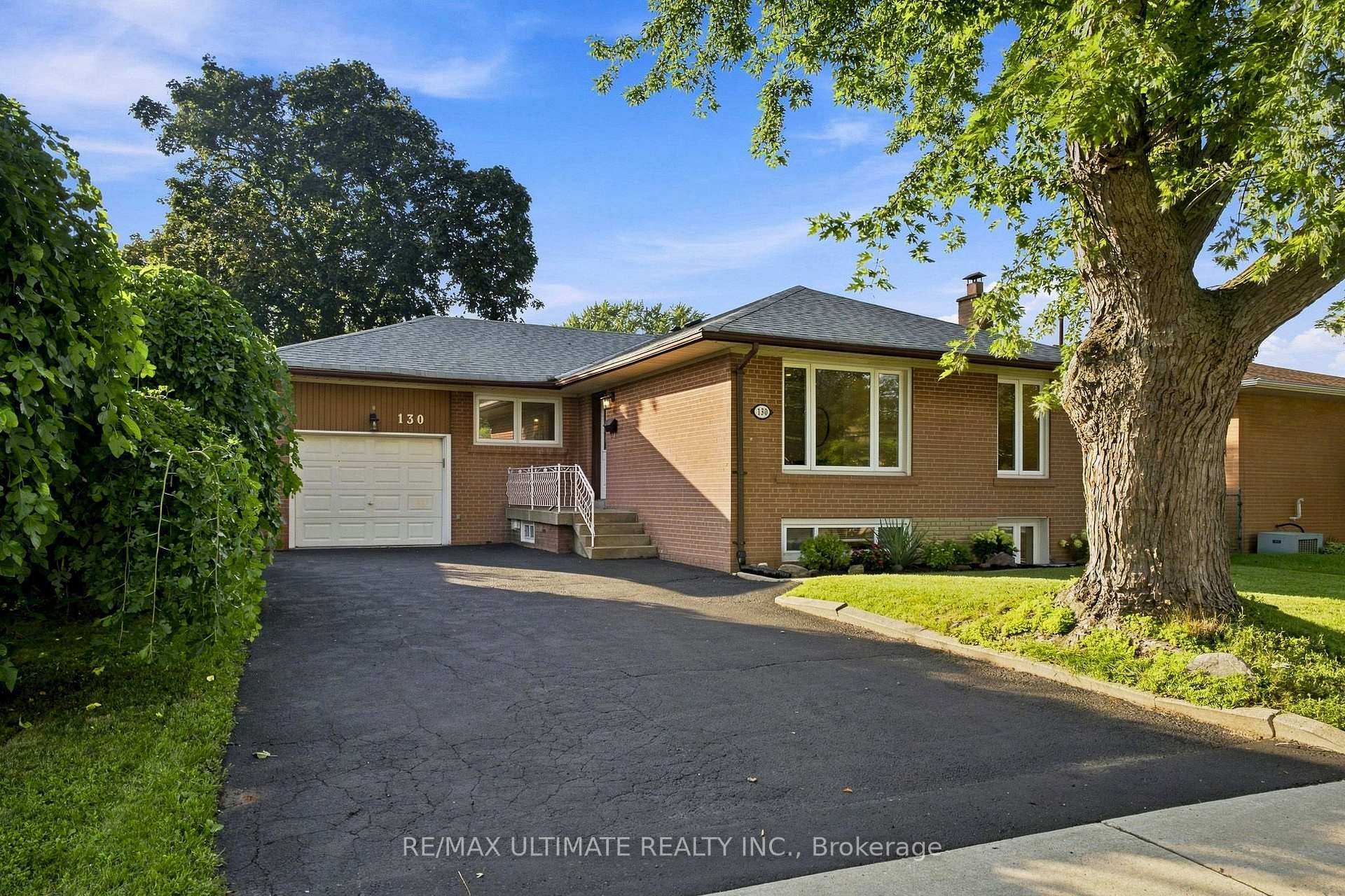Photo 1 of 130 Thistle Down Boulevard, Etobicoke, Thistletown-Beaumonde Heights — HOMEH
