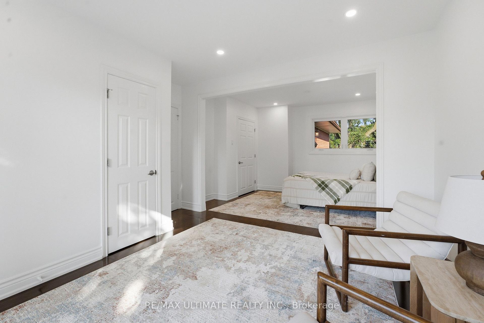 Photo 14 of 130 Thistle Down Boulevard, Etobicoke, Thistletown-Beaumonde Heights — HOMEH