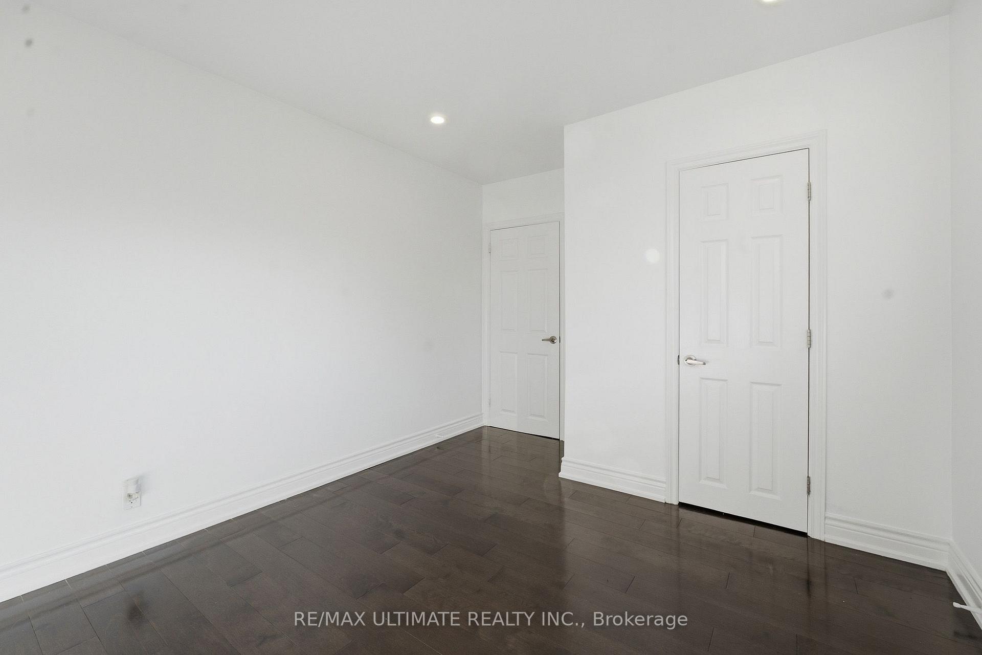 Photo 20 of 130 Thistle Down Boulevard, Etobicoke, Thistletown-Beaumonde Heights — HOMEH