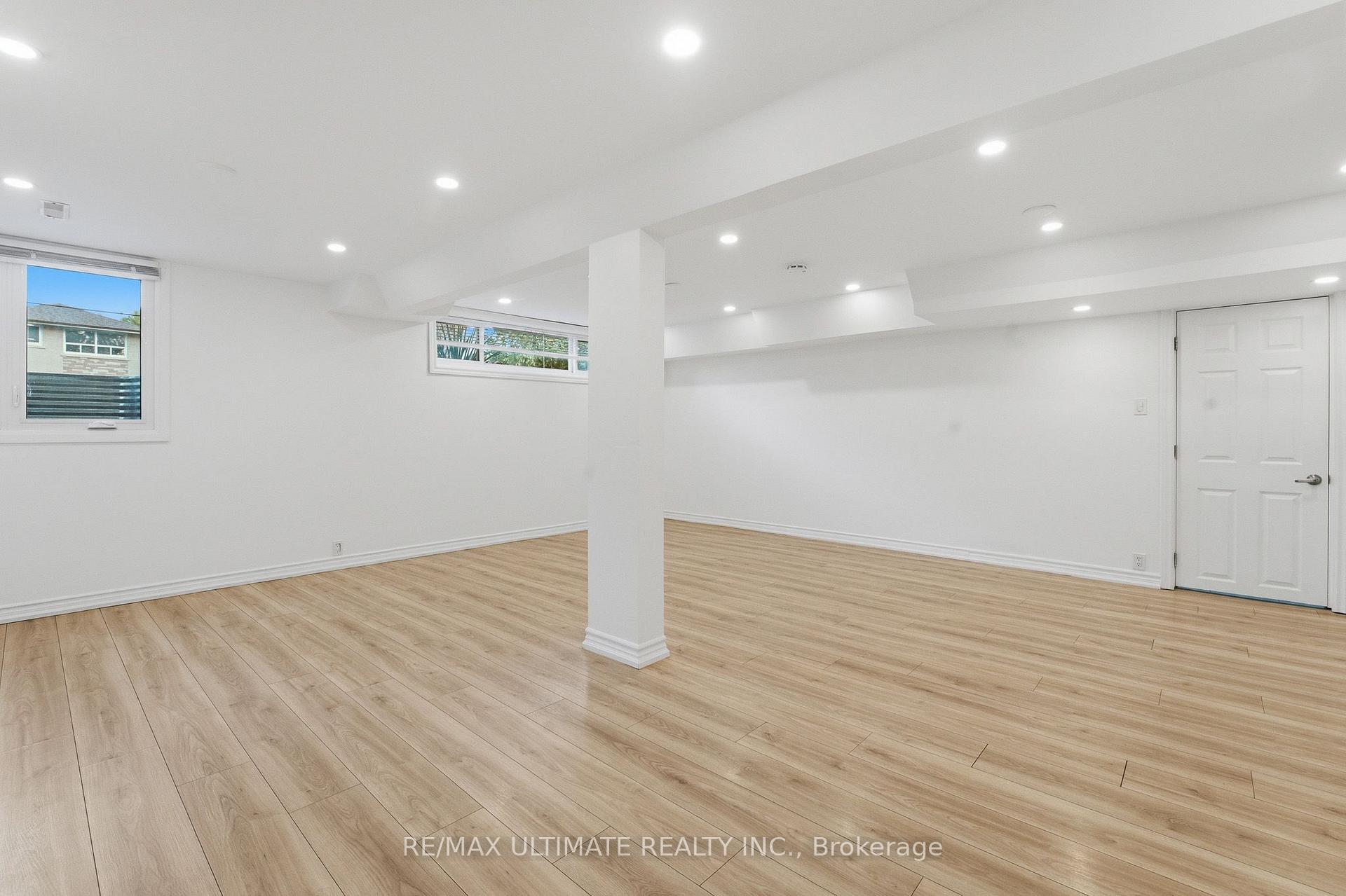 Photo 30 of 130 Thistle Down Boulevard, Etobicoke, Thistletown-Beaumonde Heights — HOMEH