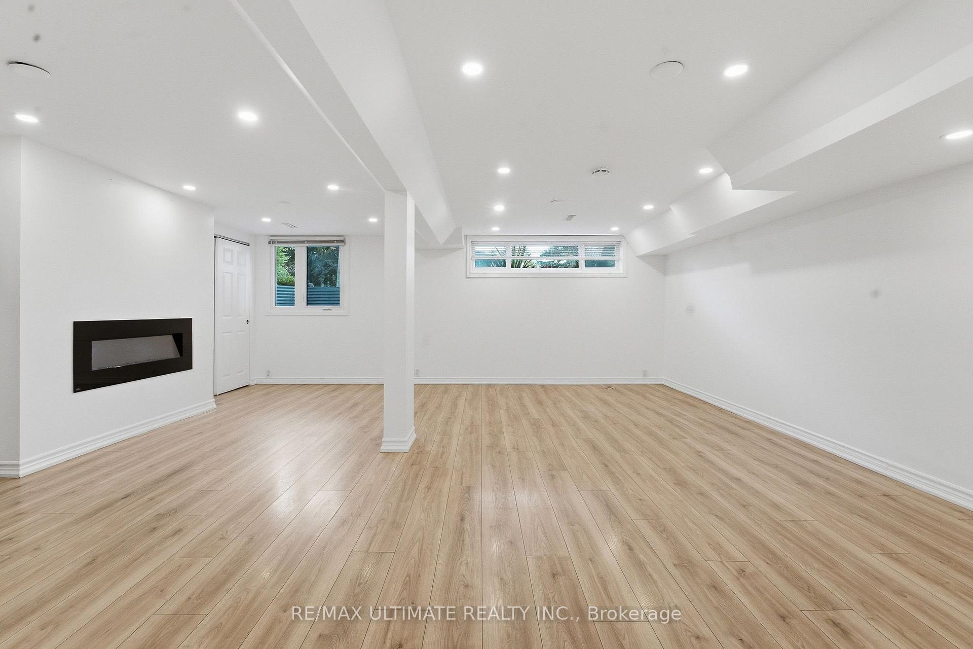 Photo 31 of 130 Thistle Down Boulevard, Etobicoke, Thistletown-Beaumonde Heights — HOMEH