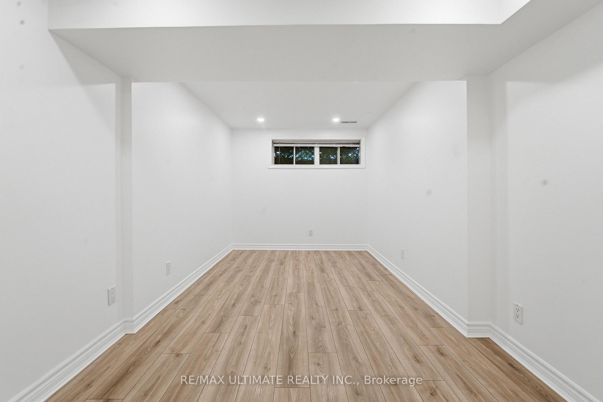 Photo 34 of 130 Thistle Down Boulevard, Etobicoke, Thistletown-Beaumonde Heights — HOMEH