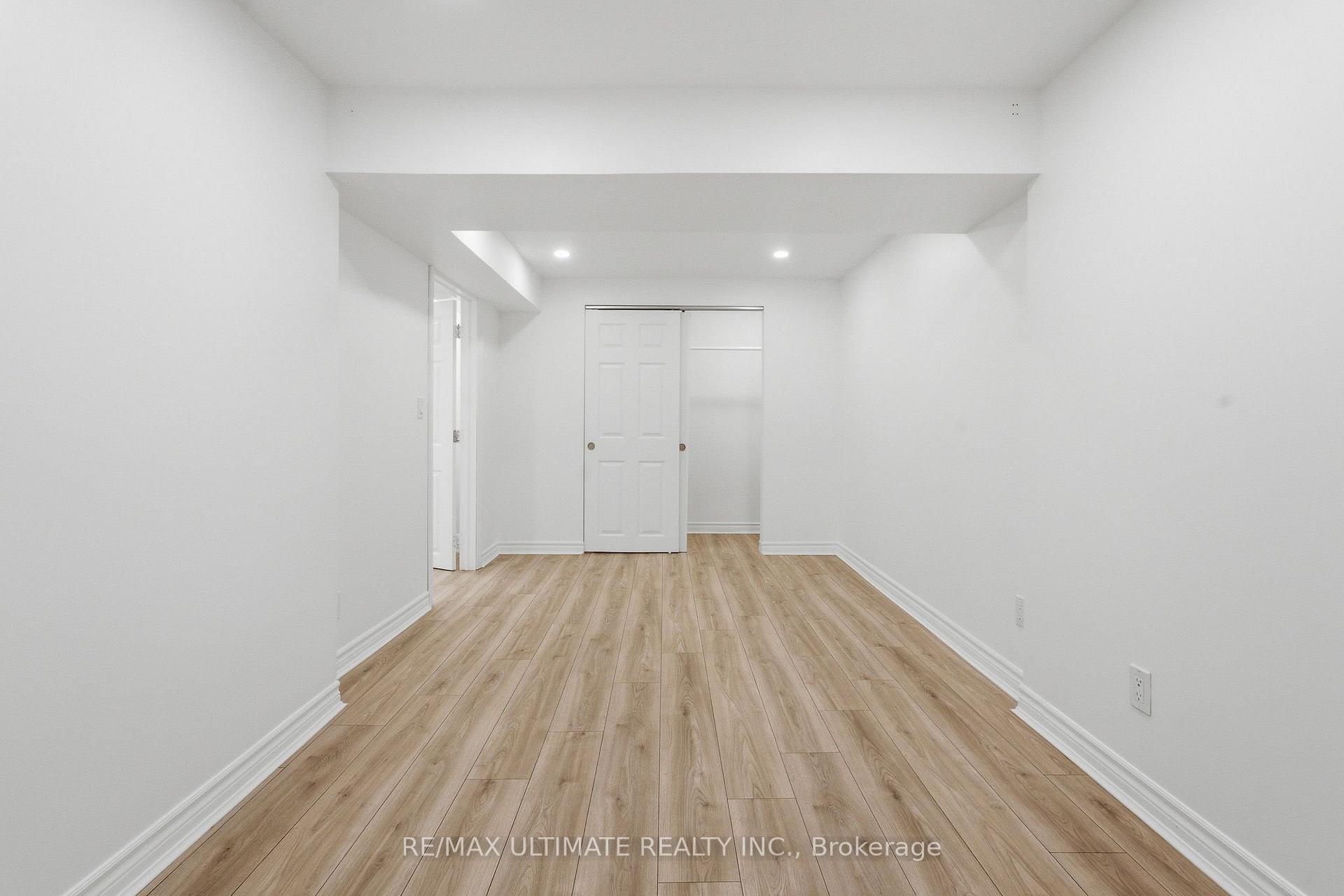 Photo 35 of 130 Thistle Down Boulevard, Etobicoke, Thistletown-Beaumonde Heights — HOMEH