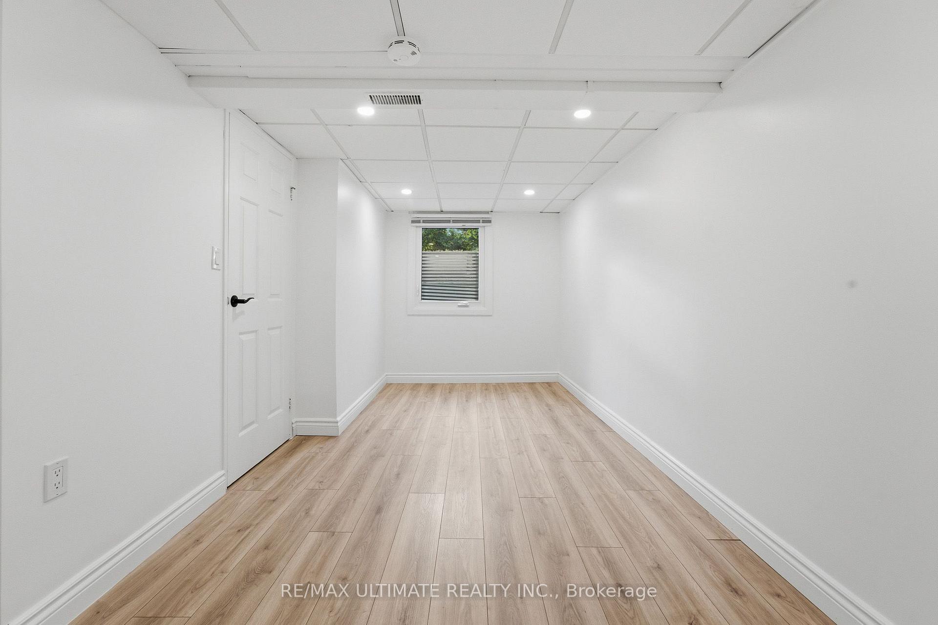 Photo 36 of 130 Thistle Down Boulevard, Etobicoke, Thistletown-Beaumonde Heights — HOMEH