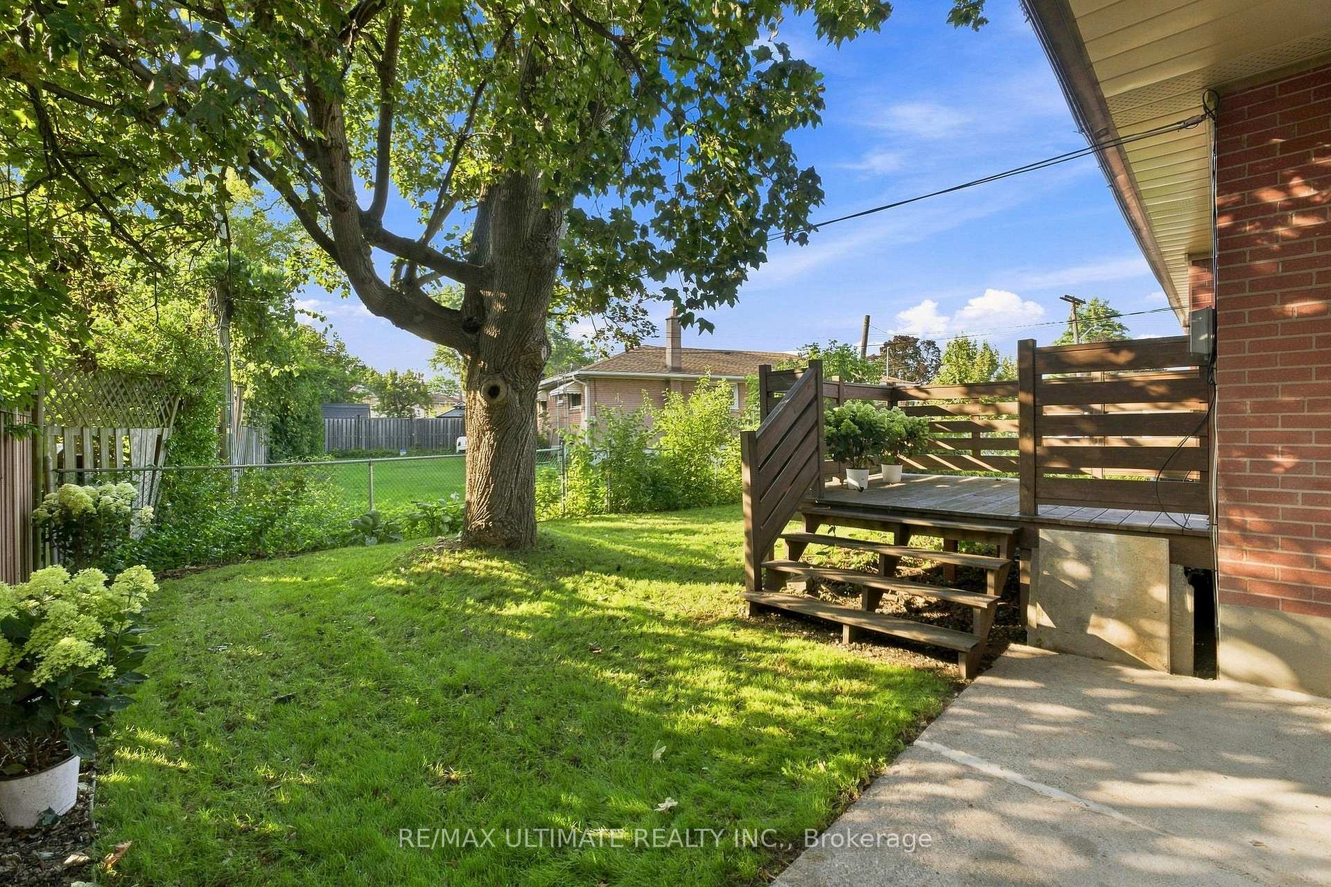 Photo 38 of 130 Thistle Down Boulevard, Etobicoke, Thistletown-Beaumonde Heights — HOMEH