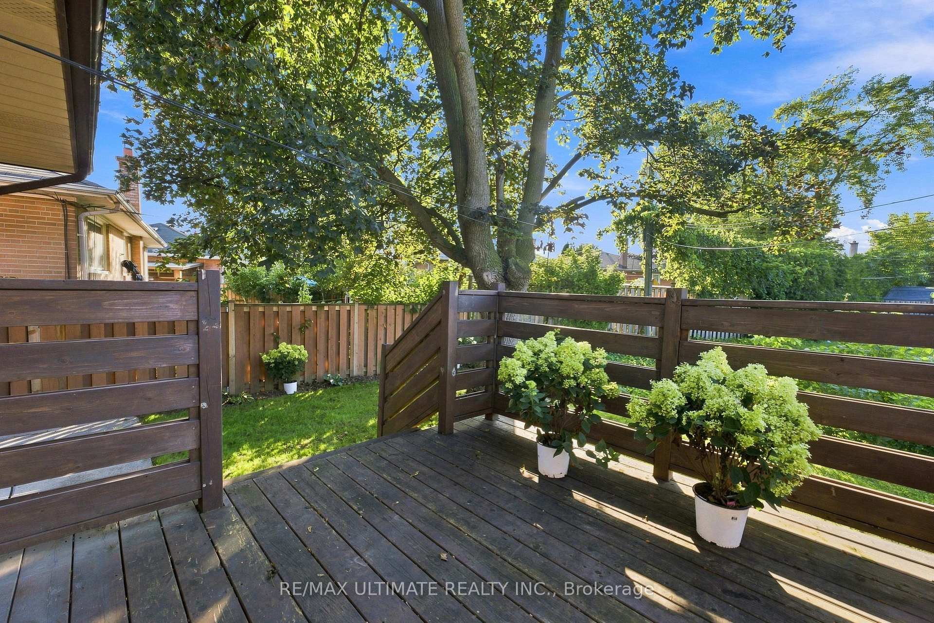 Photo 39 of 130 Thistle Down Boulevard, Etobicoke, Thistletown-Beaumonde Heights — HOMEH