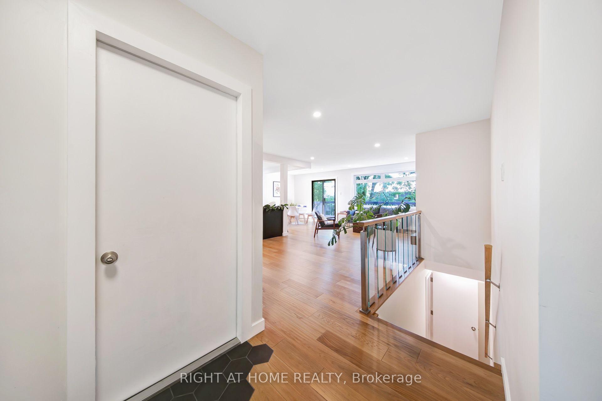 Photo 3 of 305 Daleside Place N, Waterloo, Lakeshore Village — HOMEH