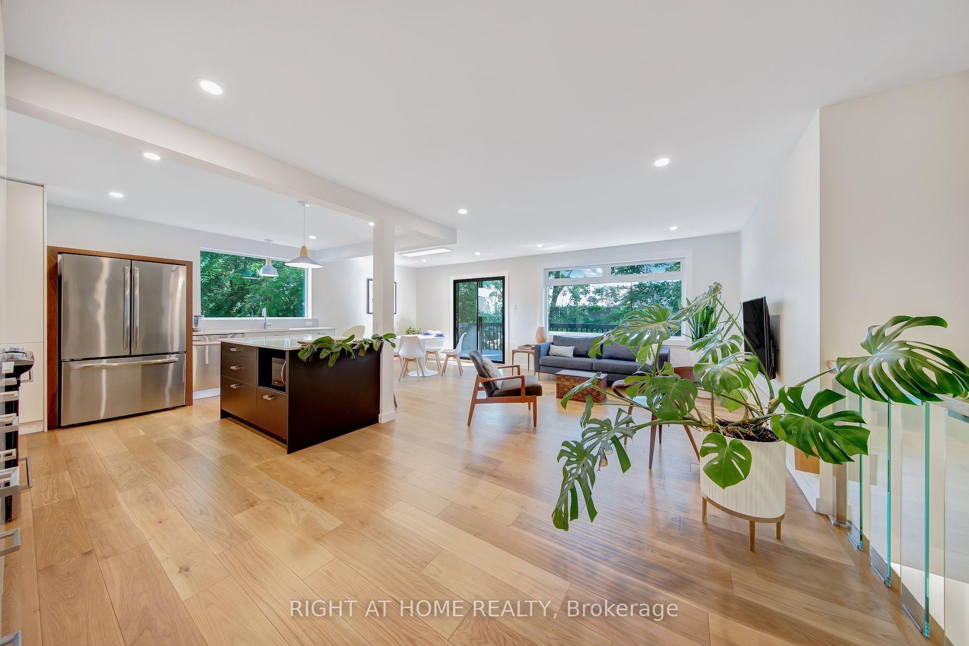Photo 4 of 305 Daleside Place N, Waterloo, Lakeshore Village — HOMEH