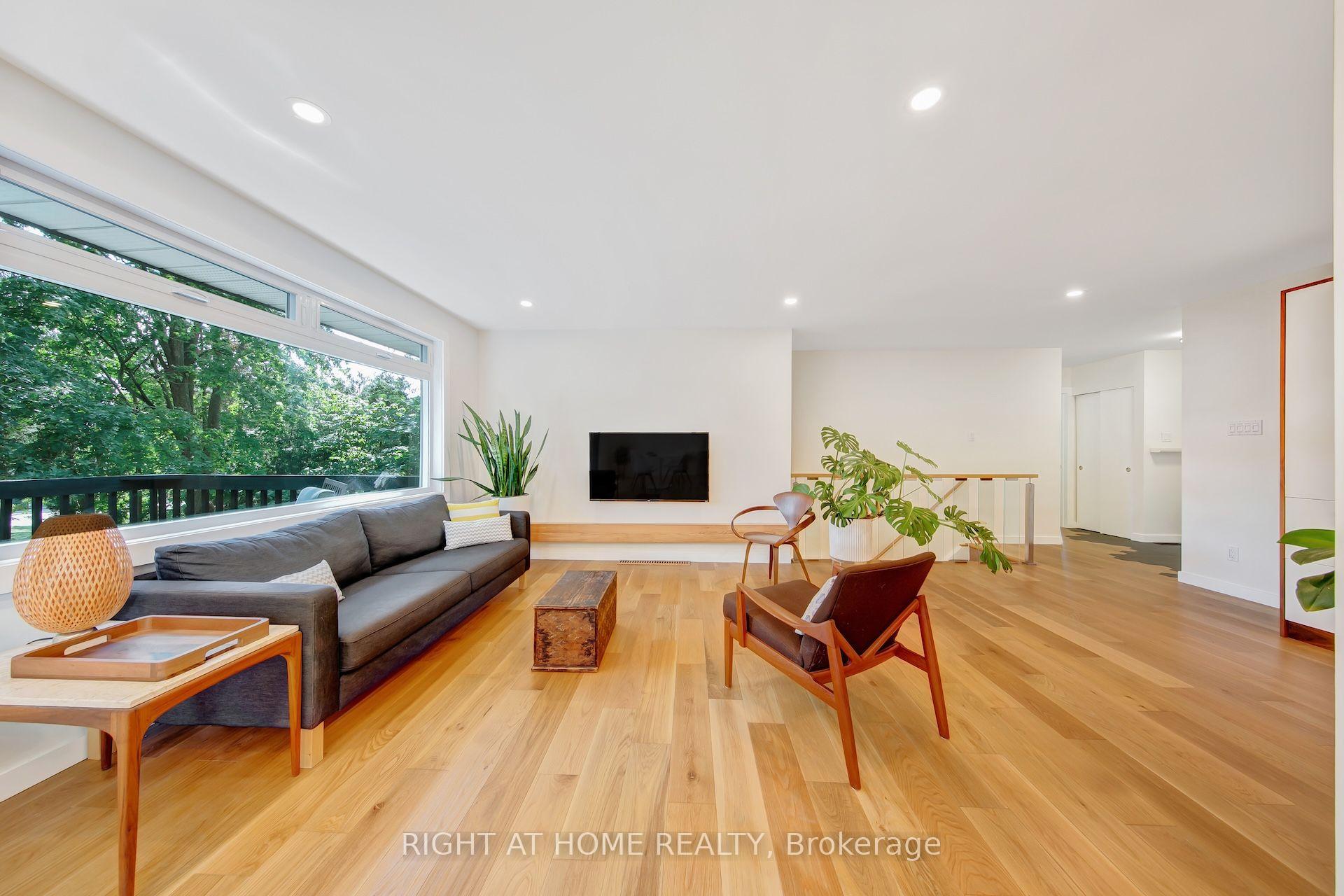 Photo 5 of 305 Daleside Place N, Waterloo, Lakeshore Village — HOMEH